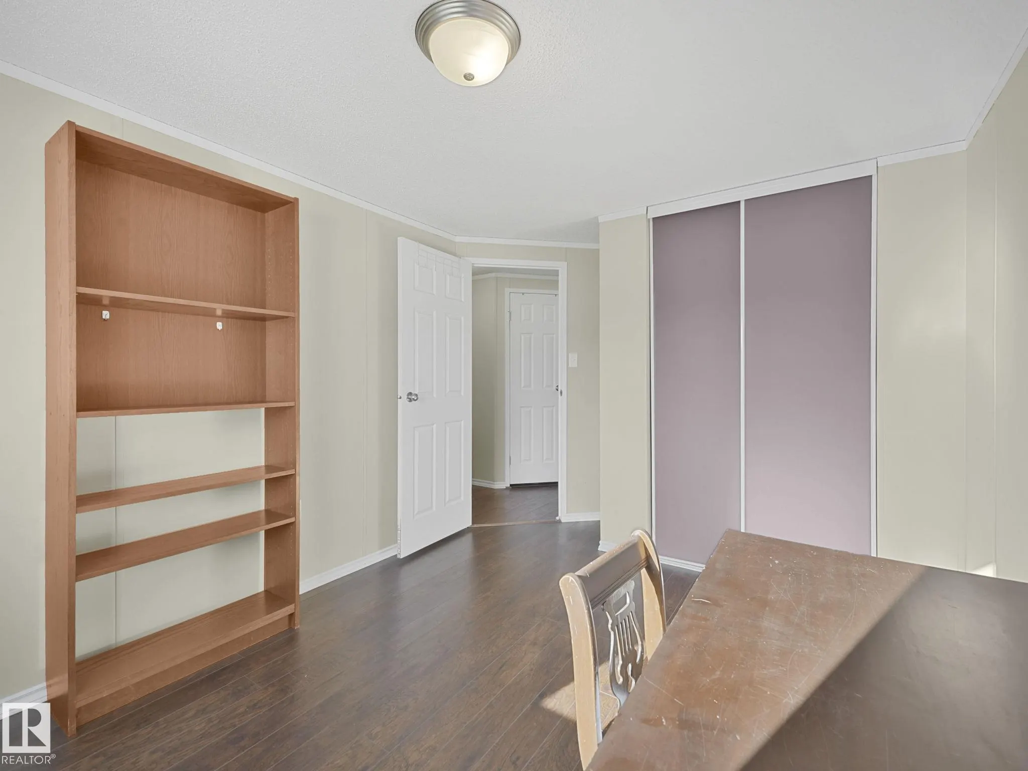 407 Oak Wood Crescent