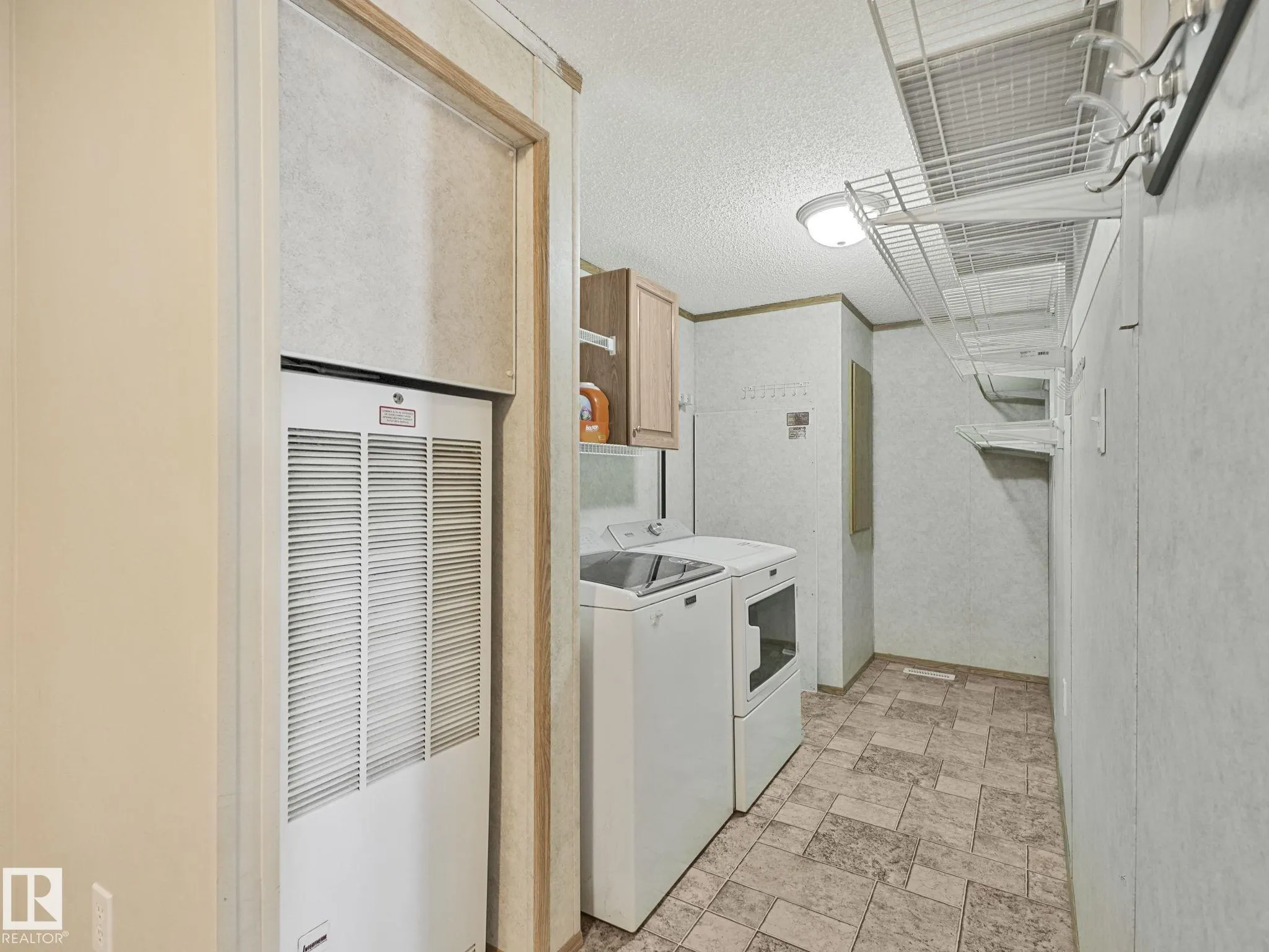 407 Oak Wood Crescent