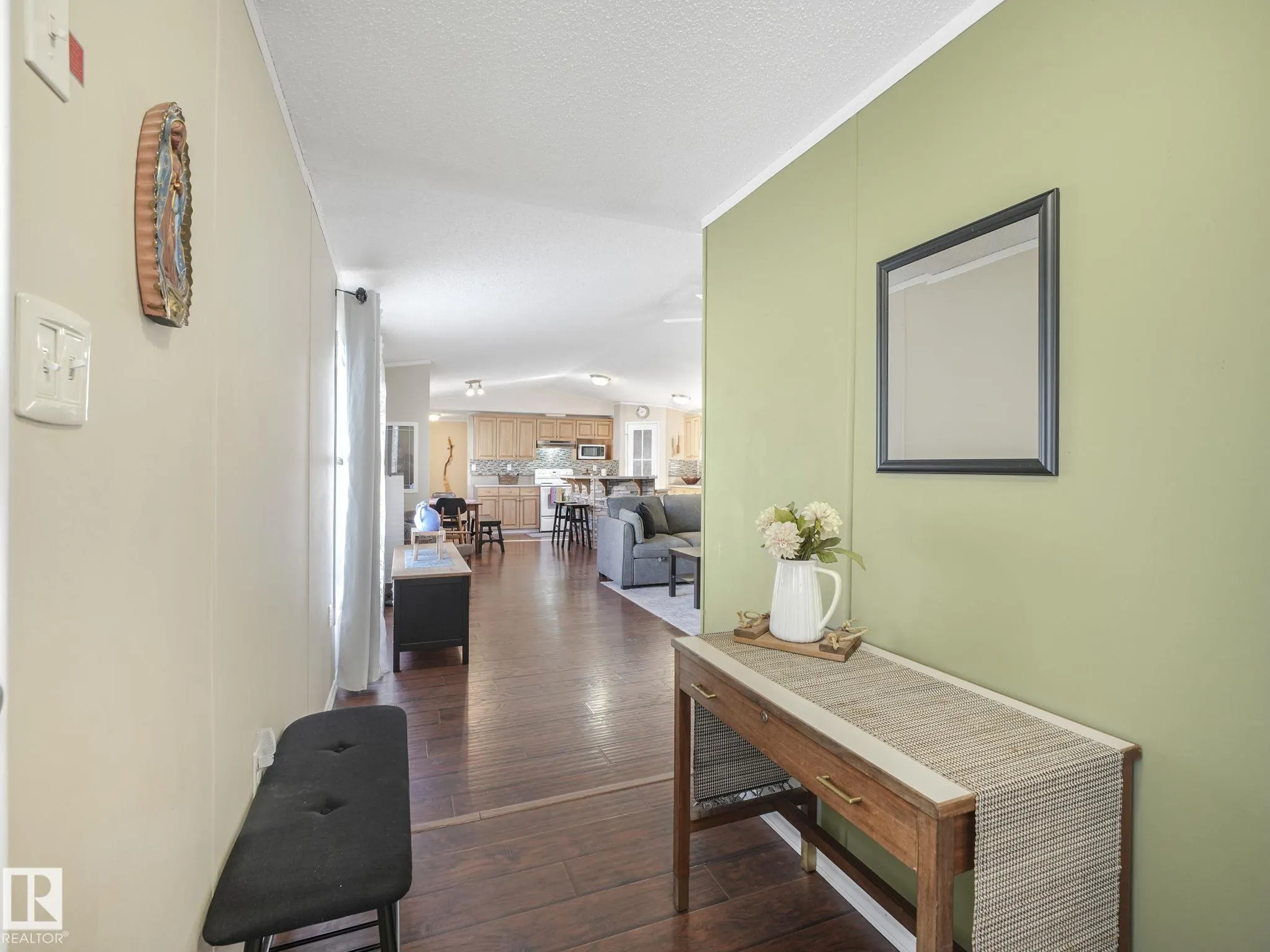 407 Oak Wood Crescent