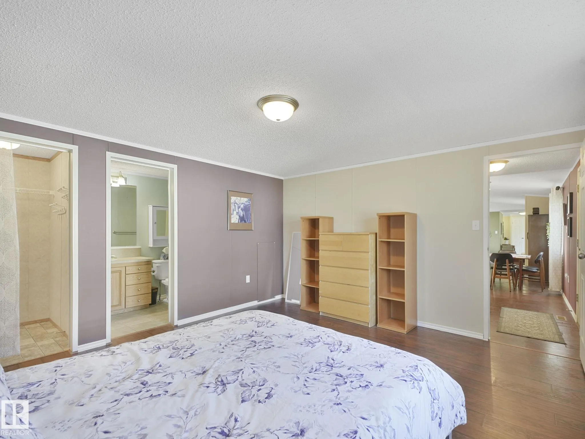 407 Oak Wood Crescent