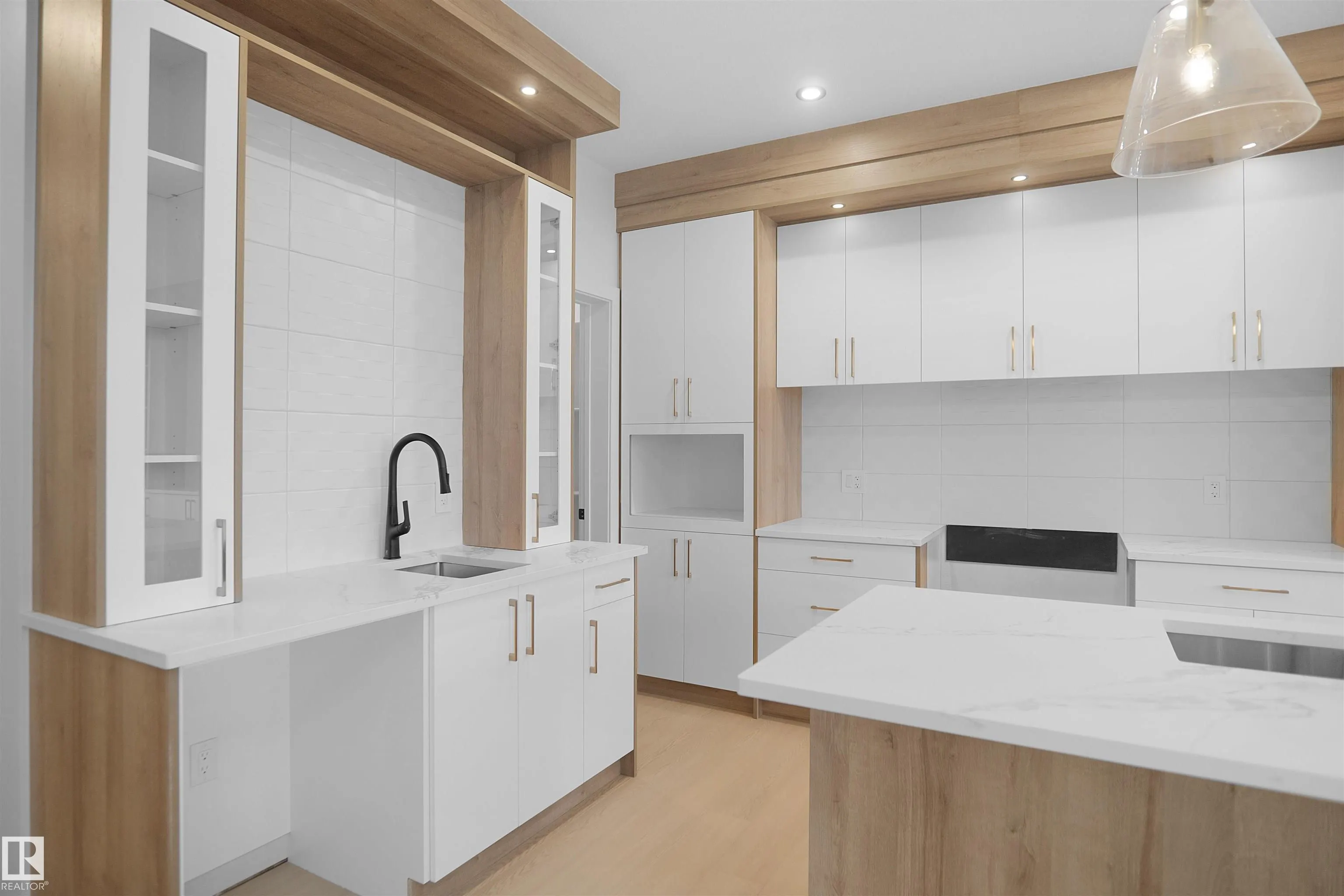 13 AXELWOOD Crescent