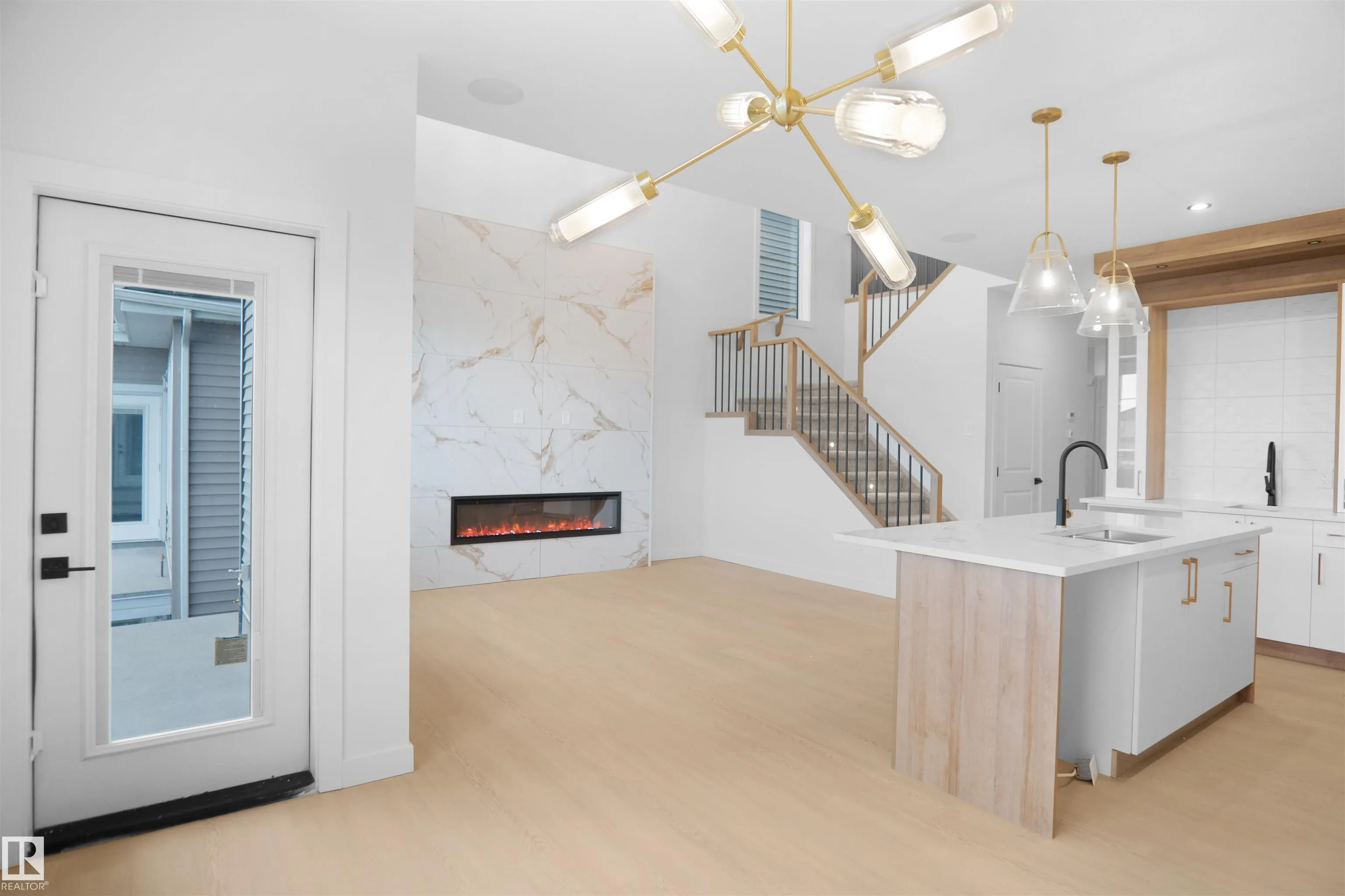 13 AXELWOOD Crescent