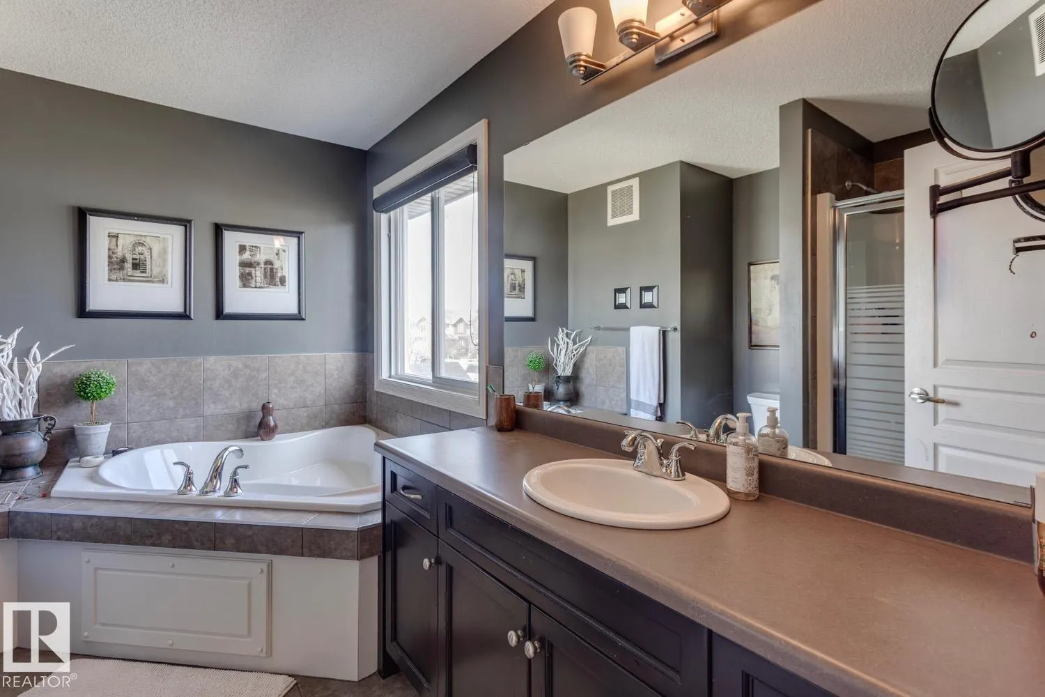 4109 CHARLES LINK Link