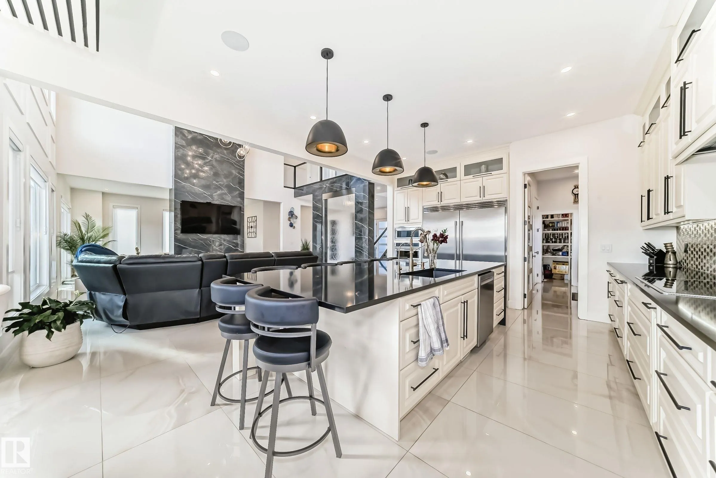 53213 RGE ROAD 261 A