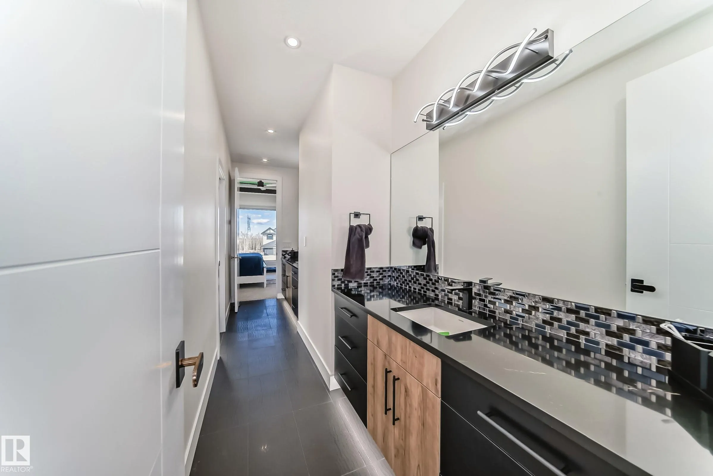 53213 RGE ROAD 261 A