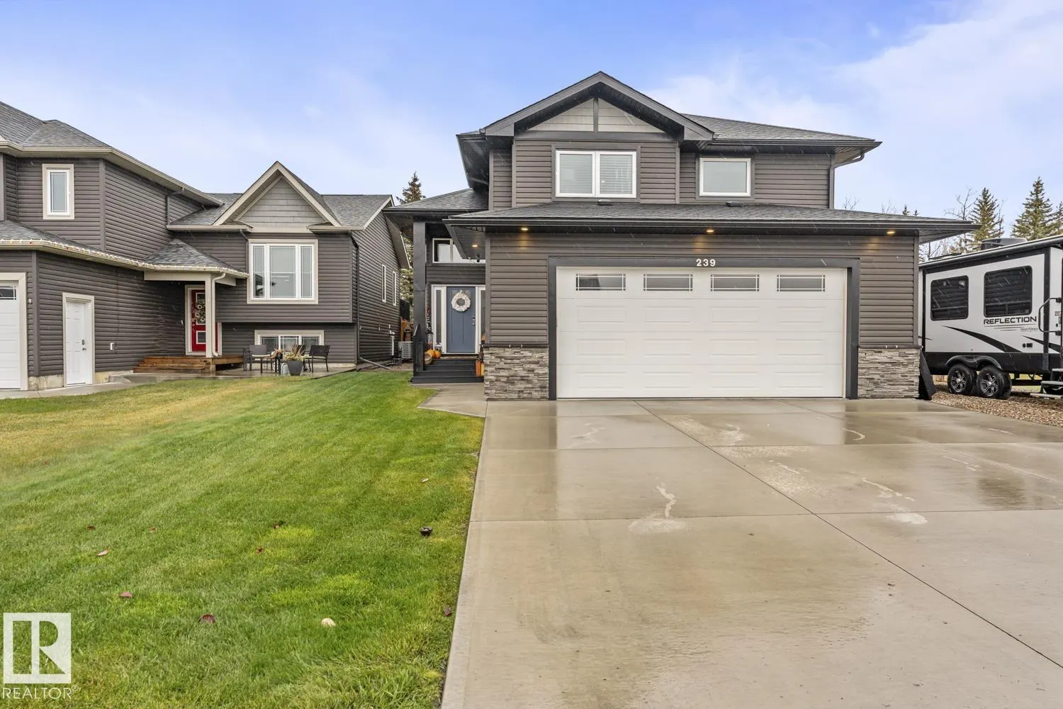 239 Terra Nova Crescent