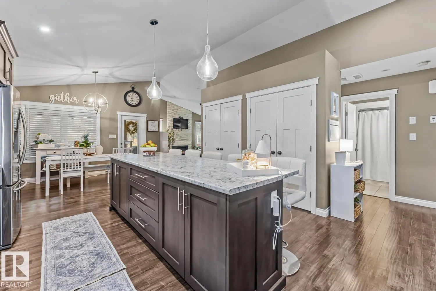 239 Terra Nova Crescent