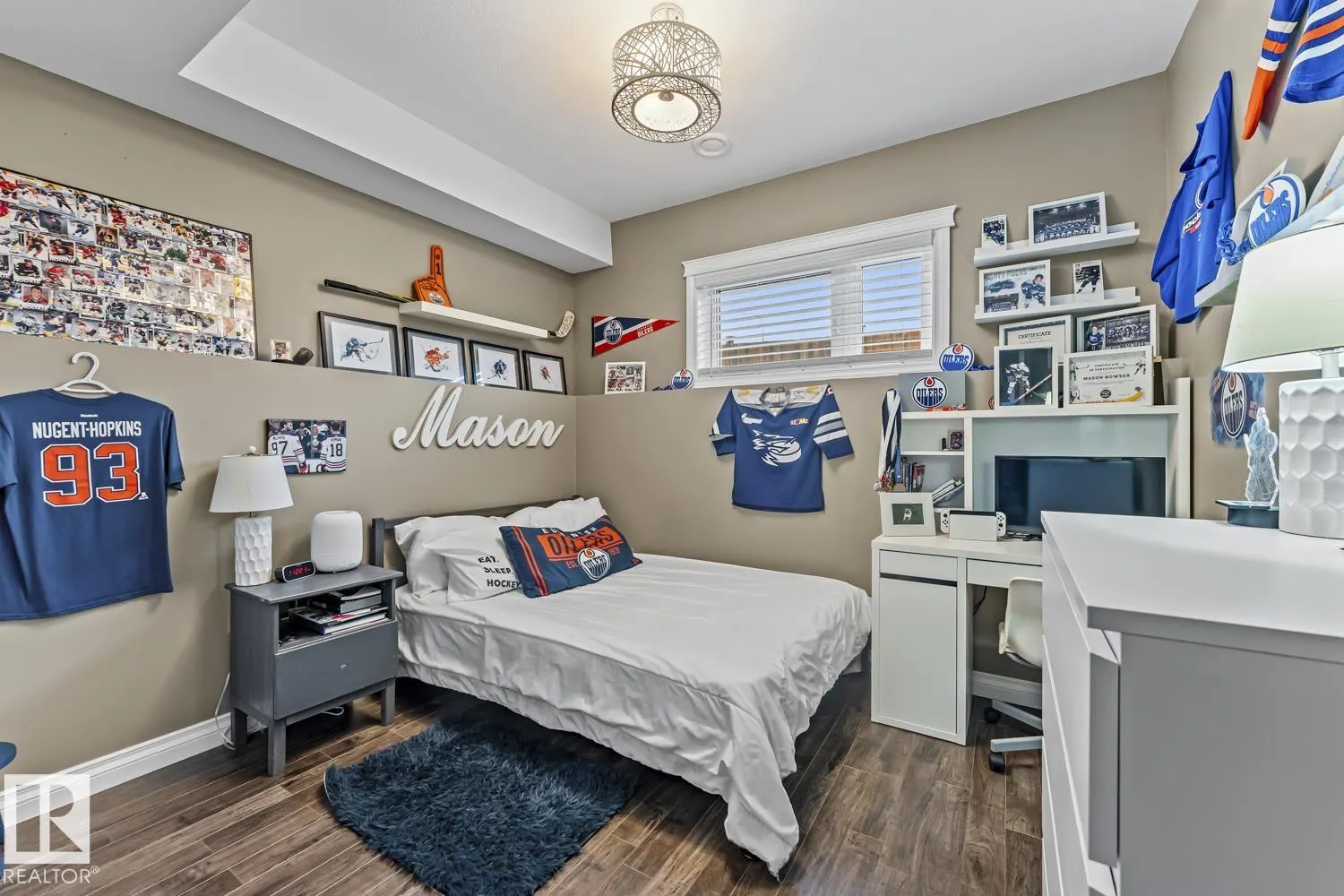 239 Terra Nova Crescent