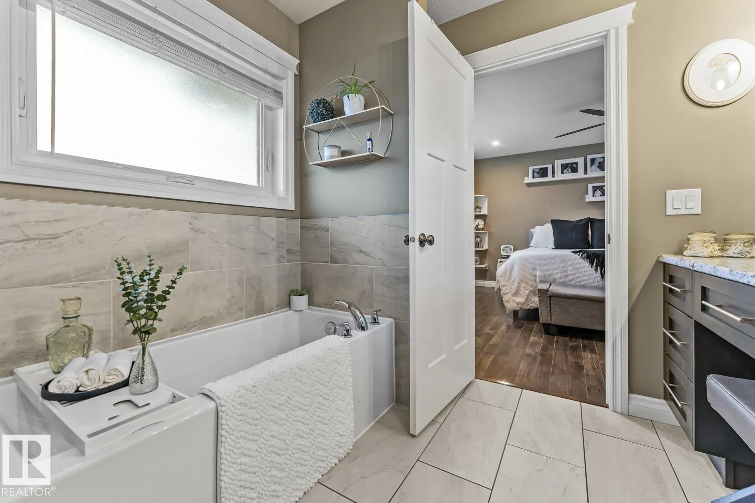 239 Terra Nova Crescent