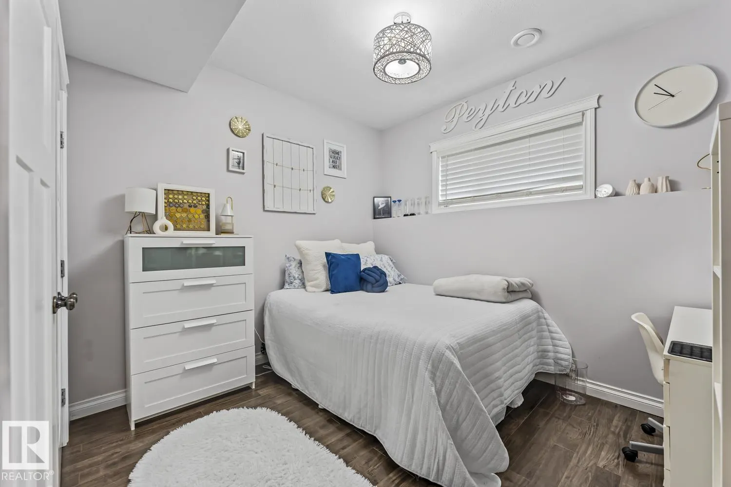 239 Terra Nova Crescent