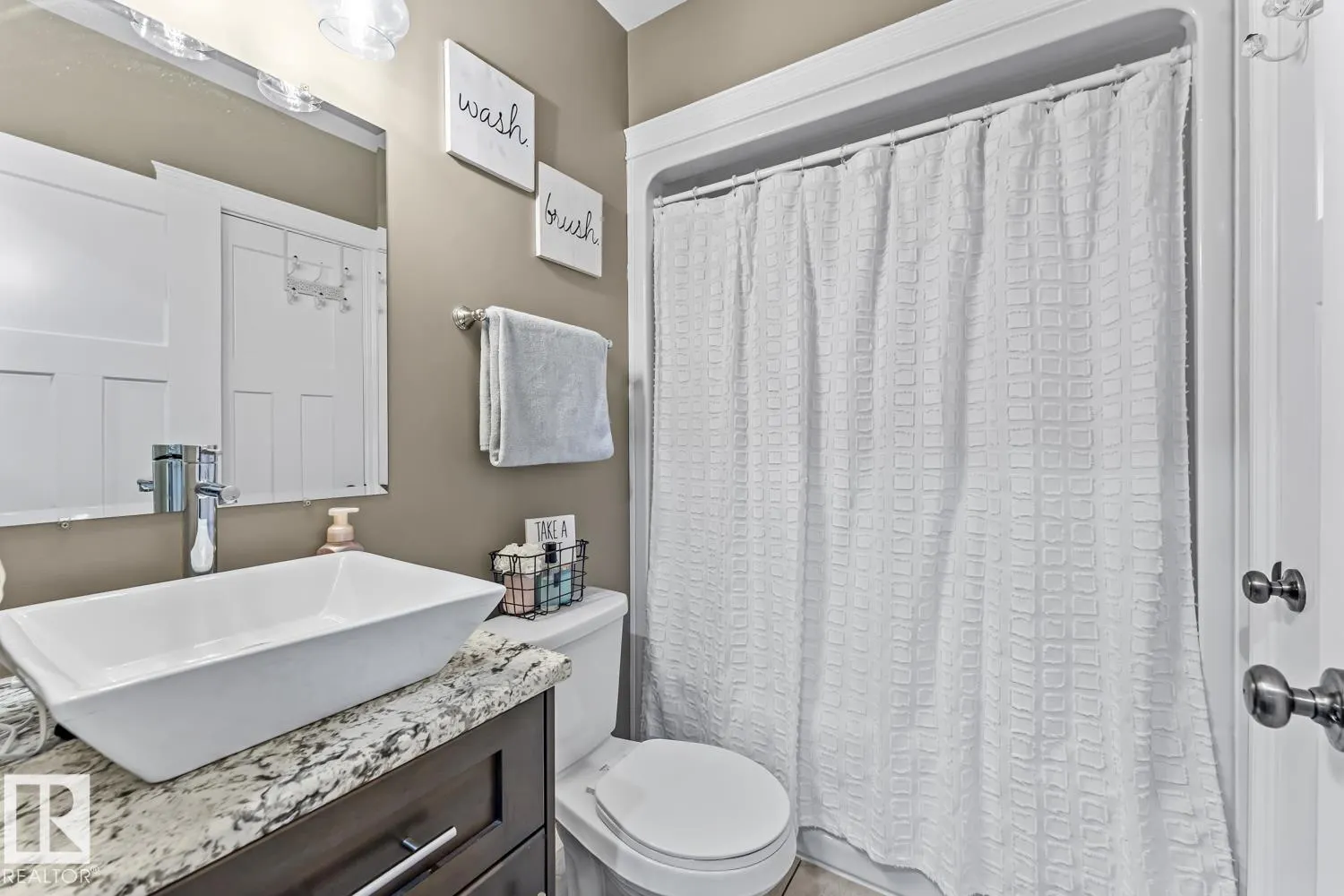 239 Terra Nova Crescent