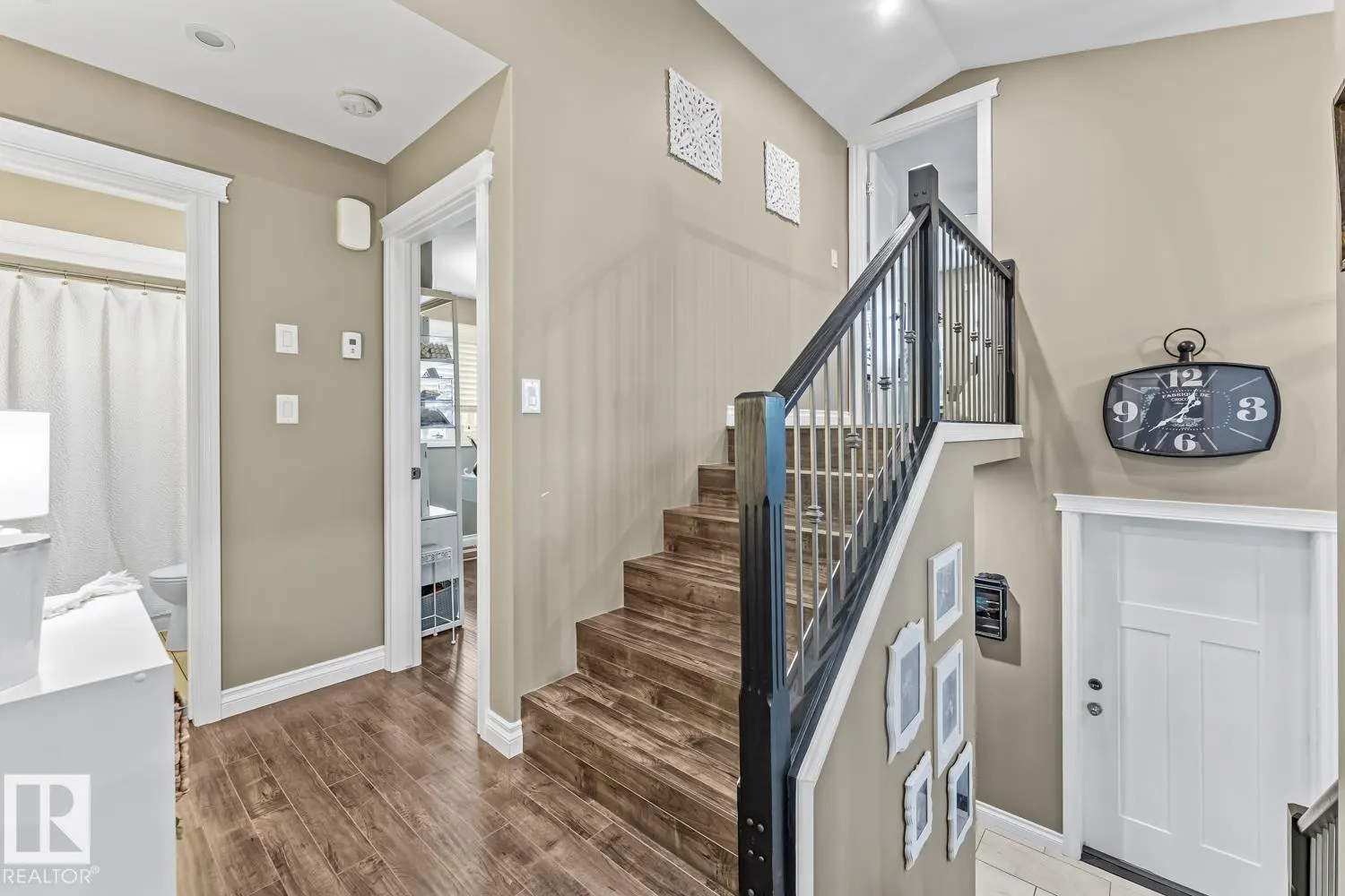 239 Terra Nova Crescent