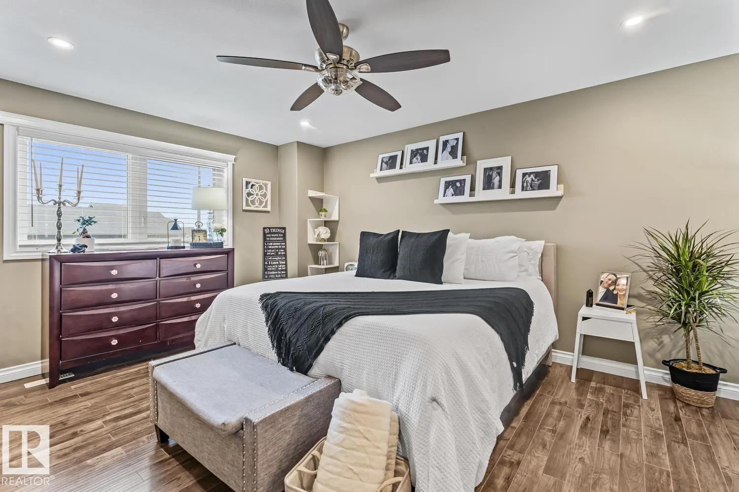 239 Terra Nova Crescent