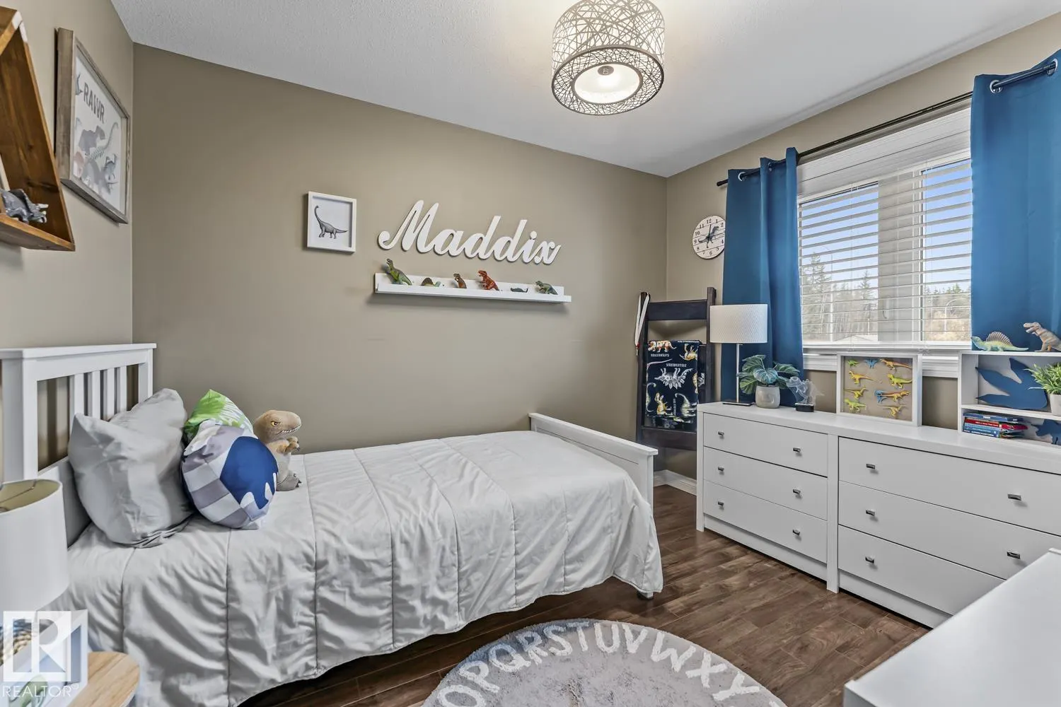 239 Terra Nova Crescent