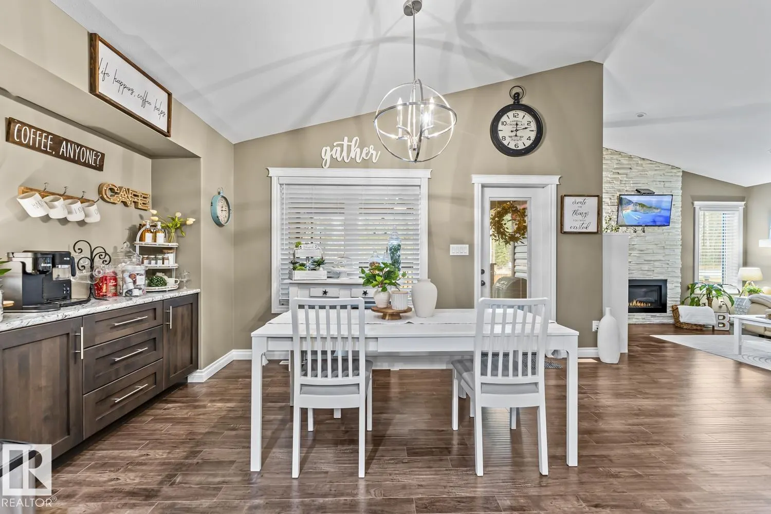 239 Terra Nova Crescent