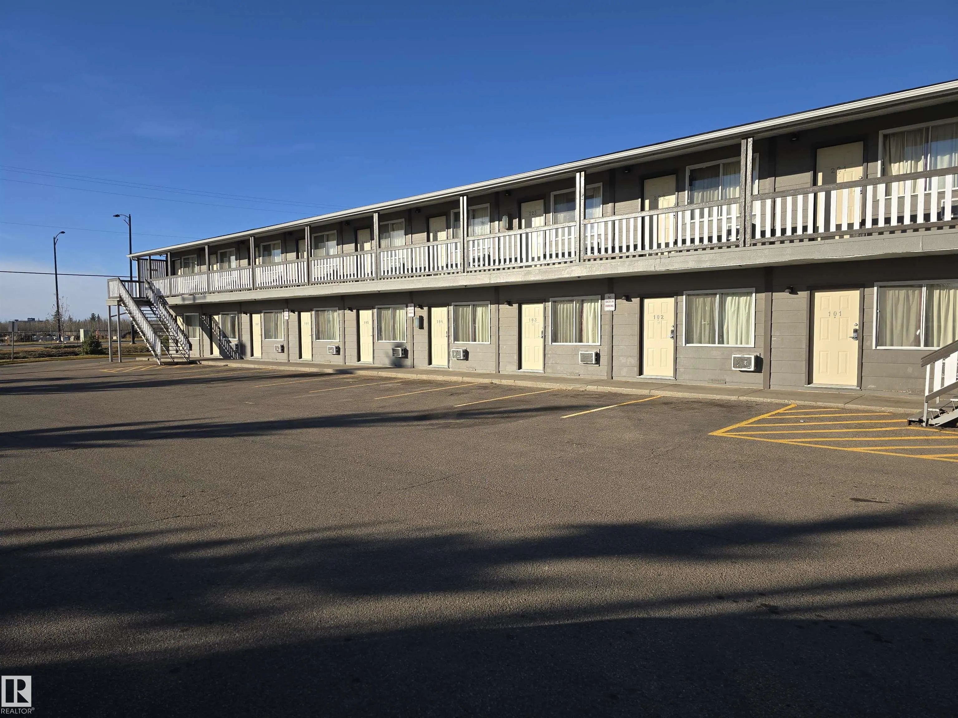 1414 CALGARY TRAIL SW