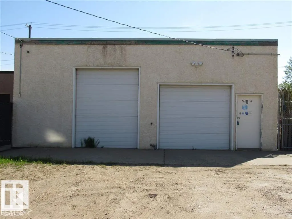 12124/12122 66 Street