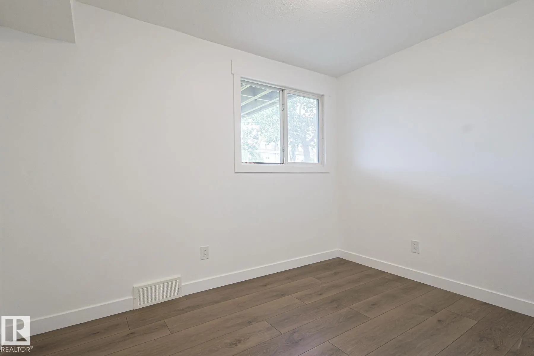 22 NORTHWOODS Village