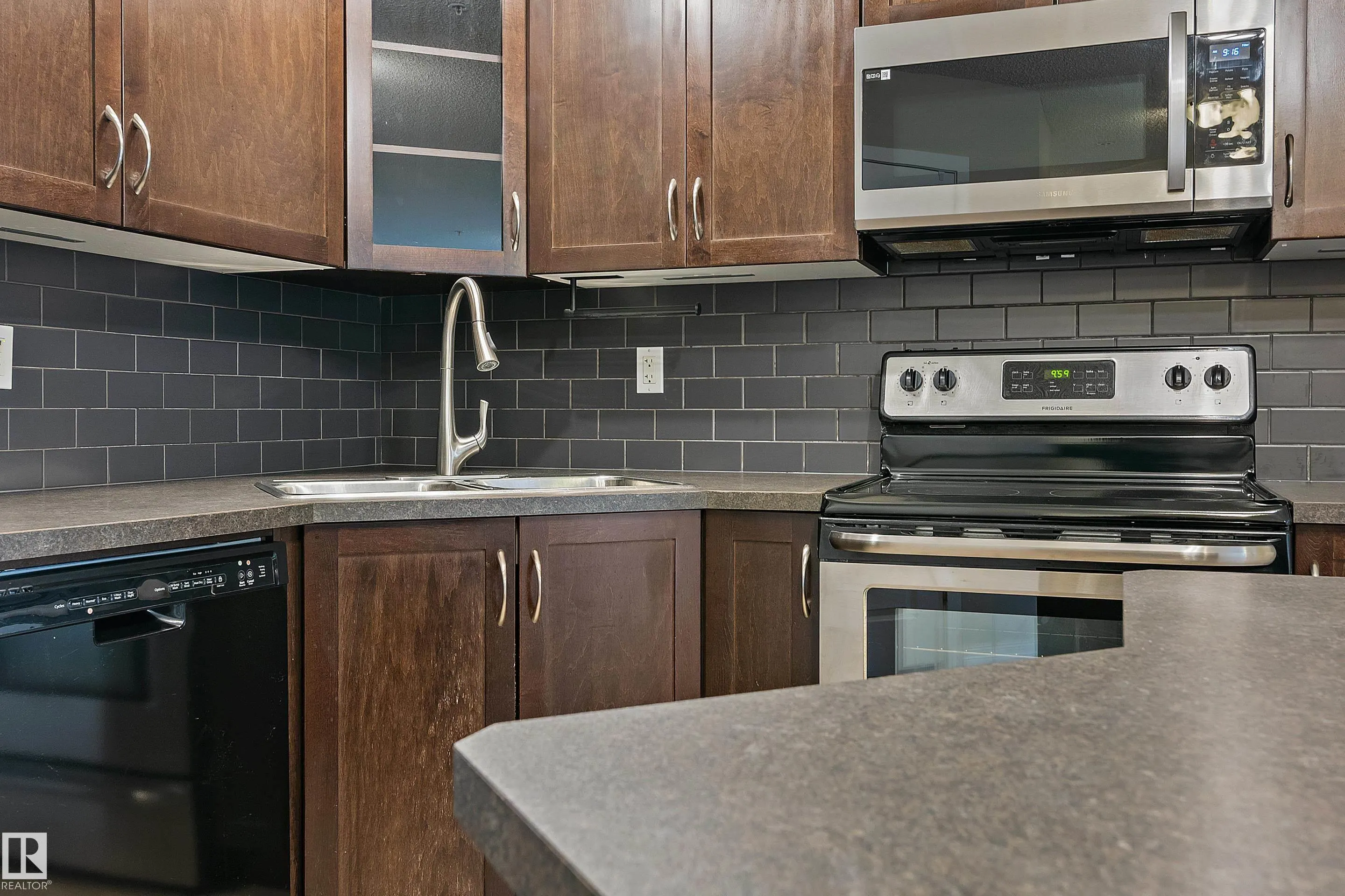 400 SILVER BERRY Road