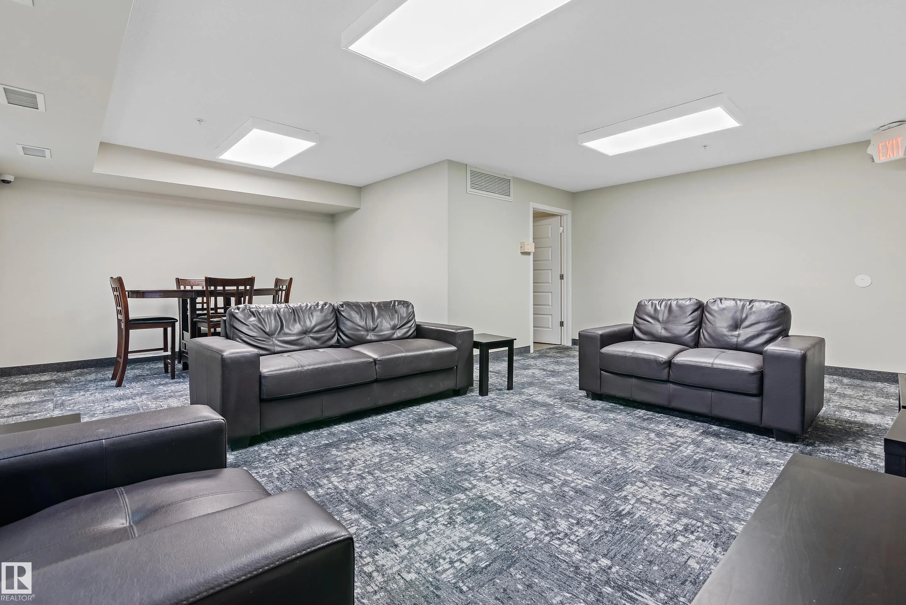 400 SILVER BERRY Road