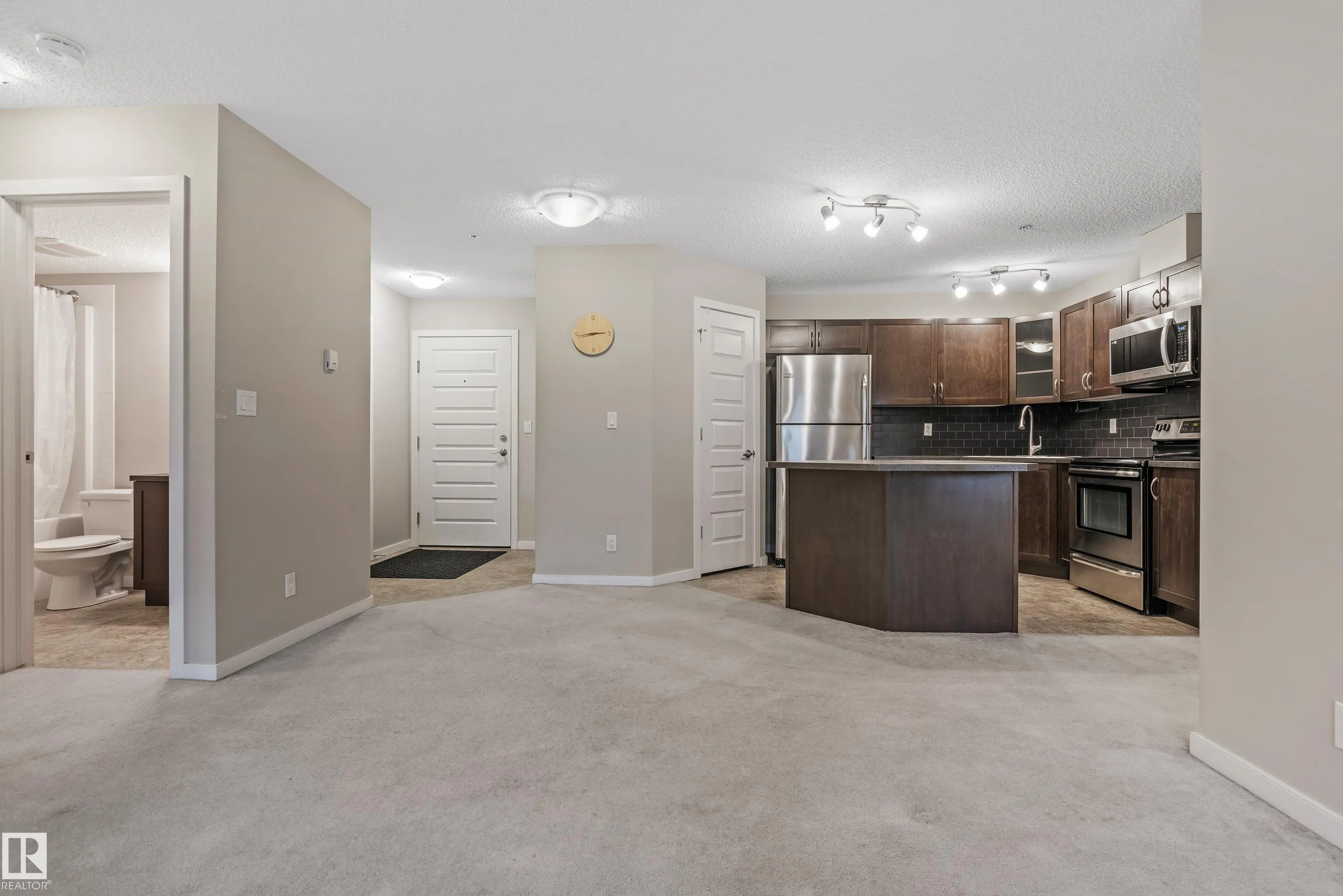 400 SILVER BERRY Road