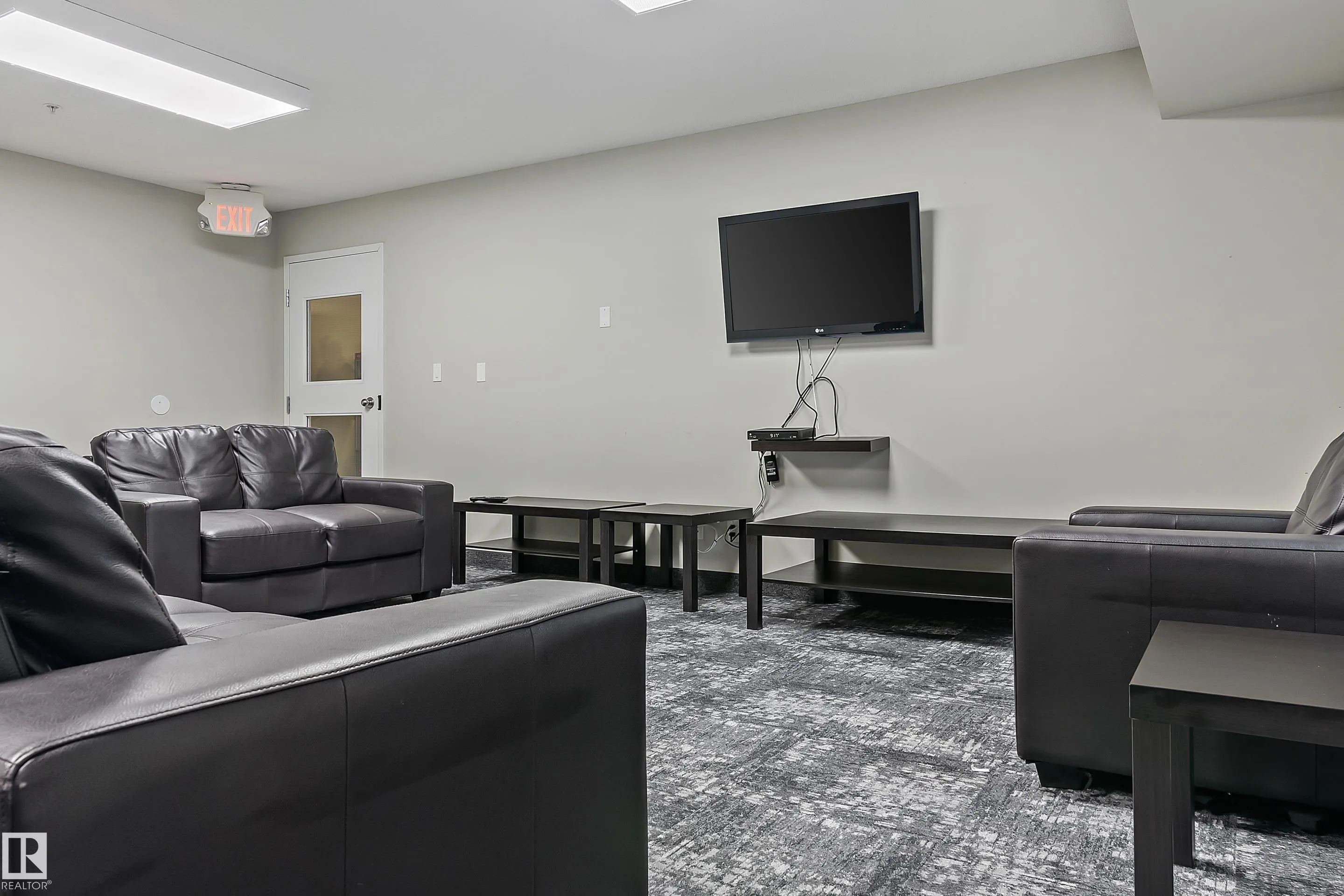 400 SILVER BERRY Road