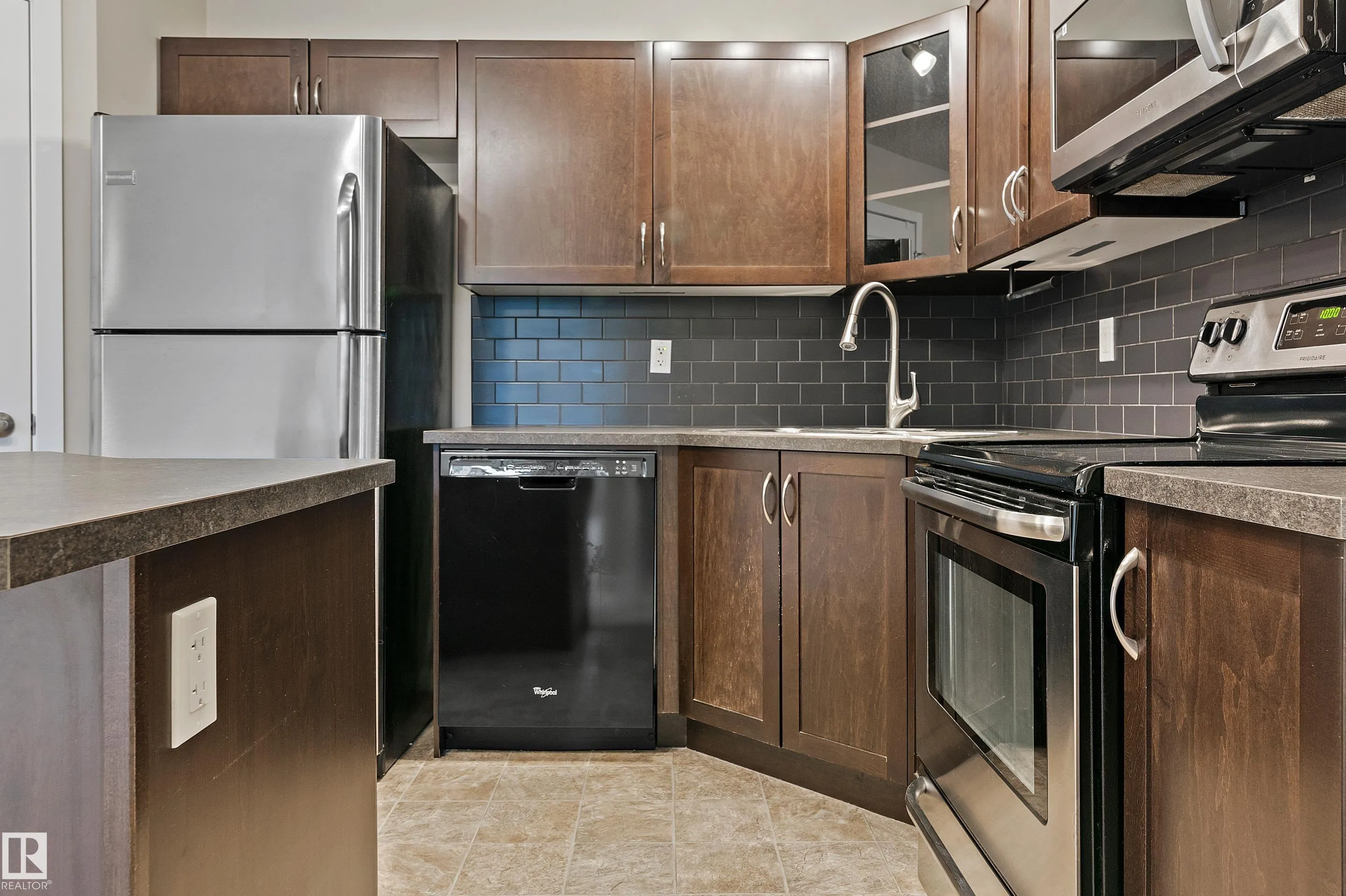 400 SILVER BERRY Road