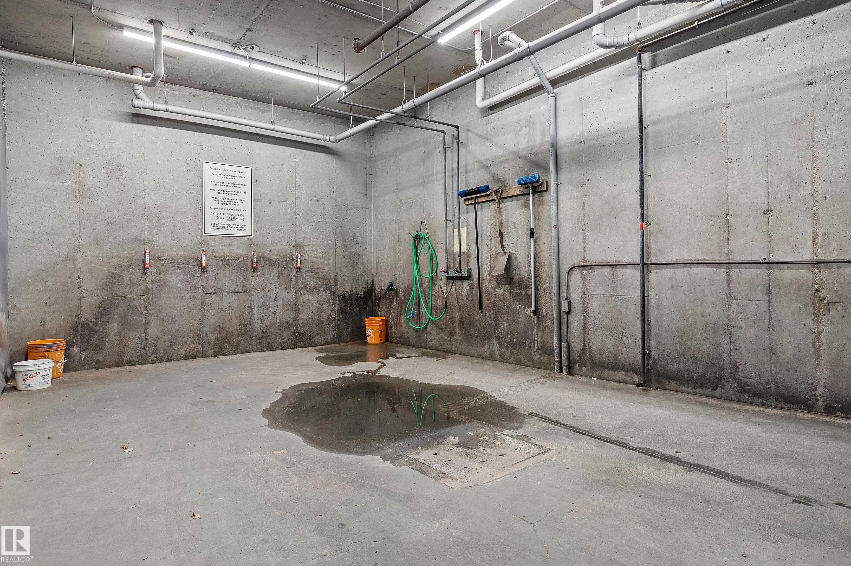 400 SILVER BERRY Road