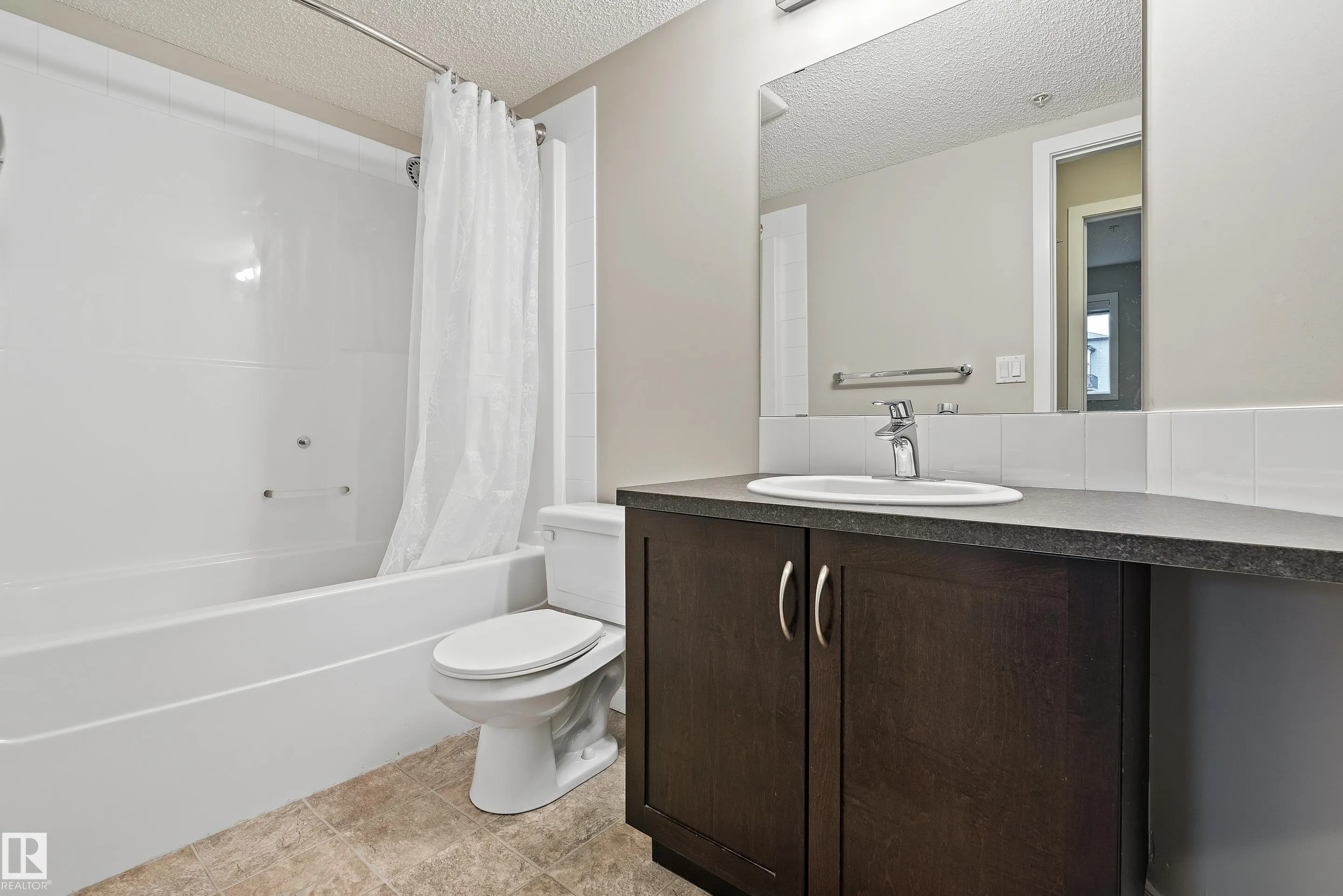 400 SILVER BERRY Road