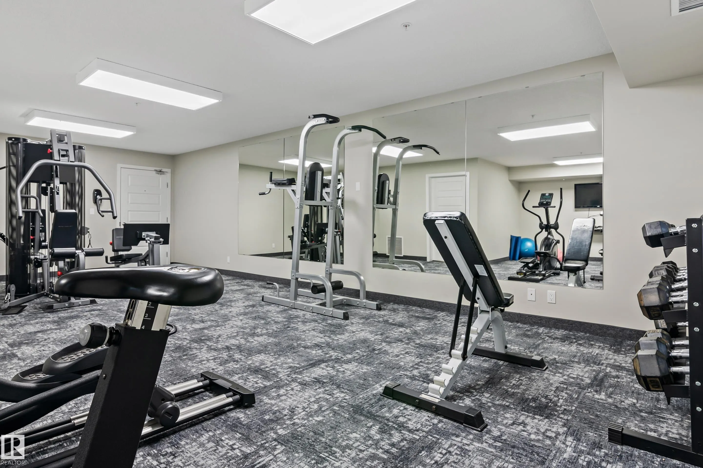 400 SILVER BERRY Road