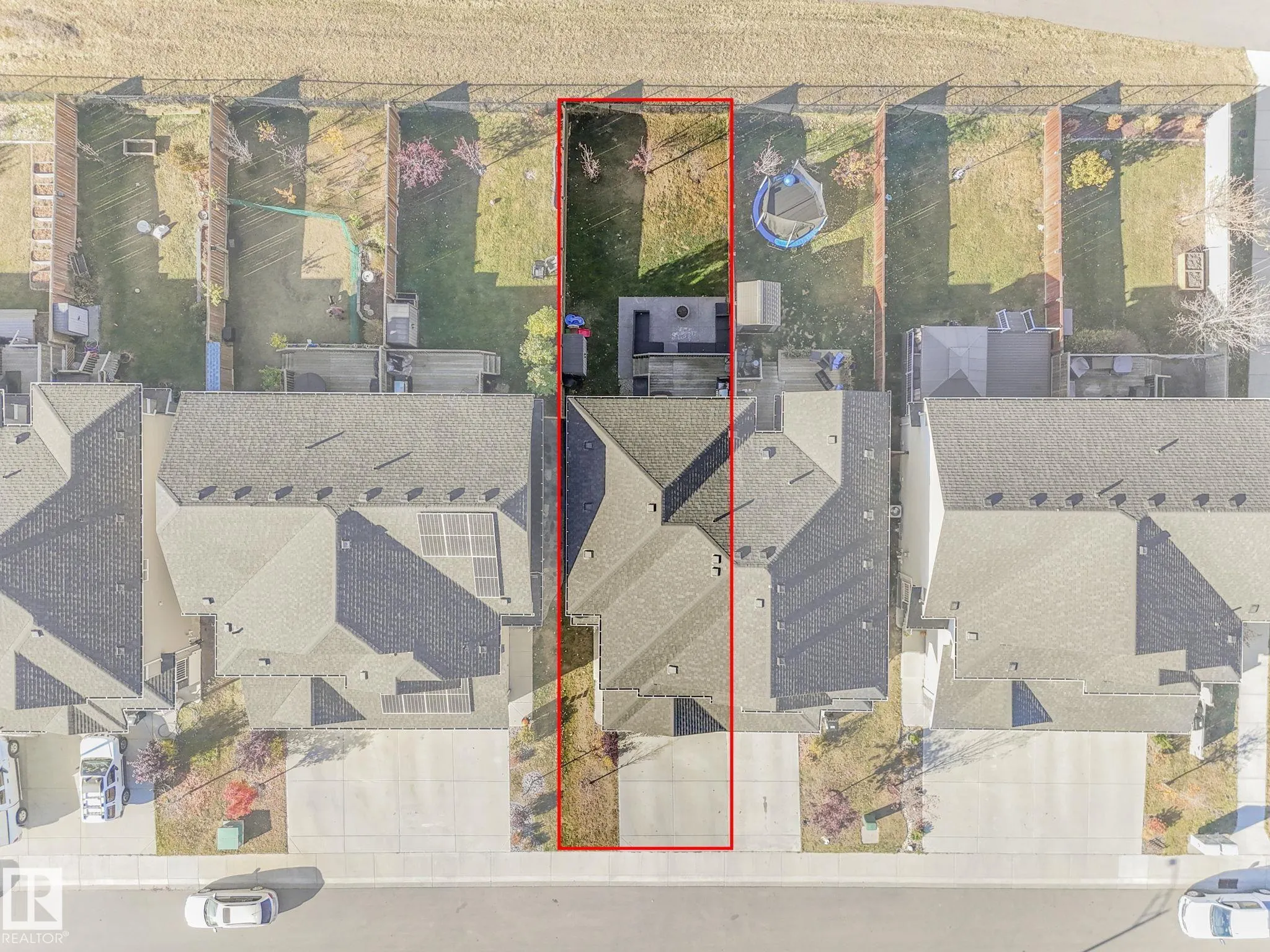 3881 ROBINS Crescent