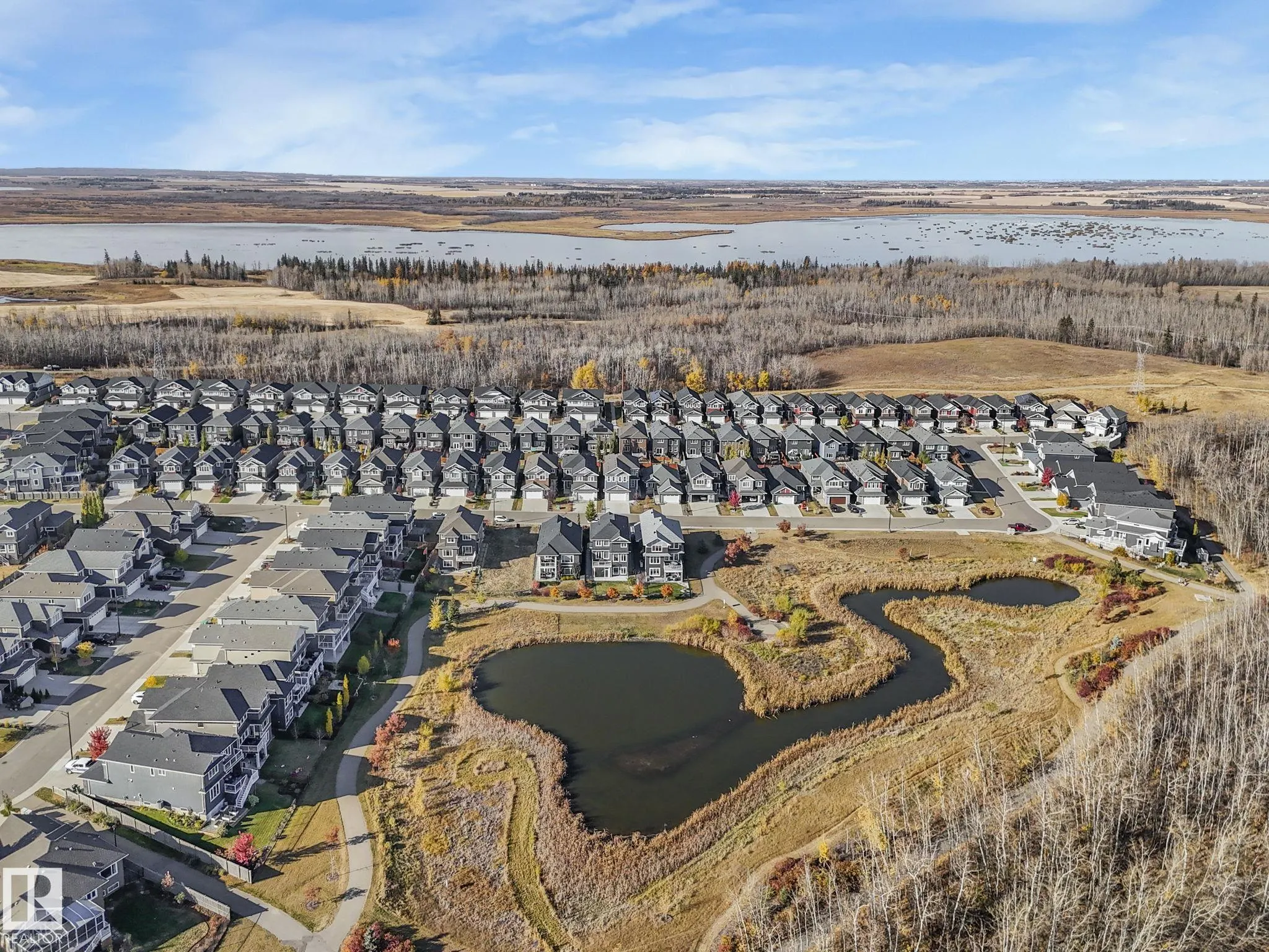 3881 ROBINS Crescent