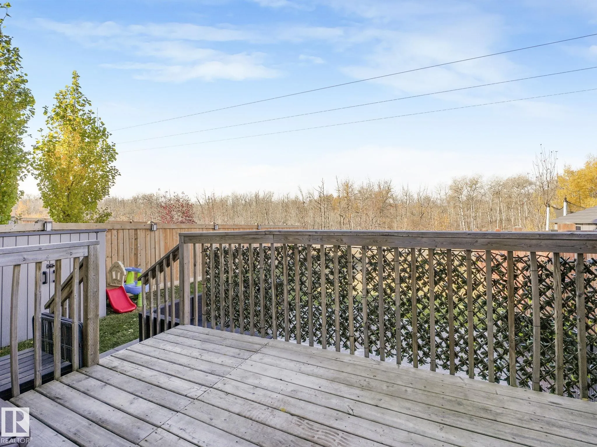 3881 ROBINS Crescent