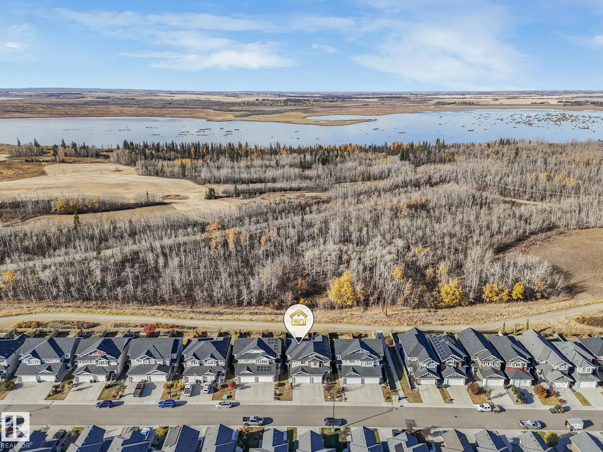 3881 ROBINS Crescent