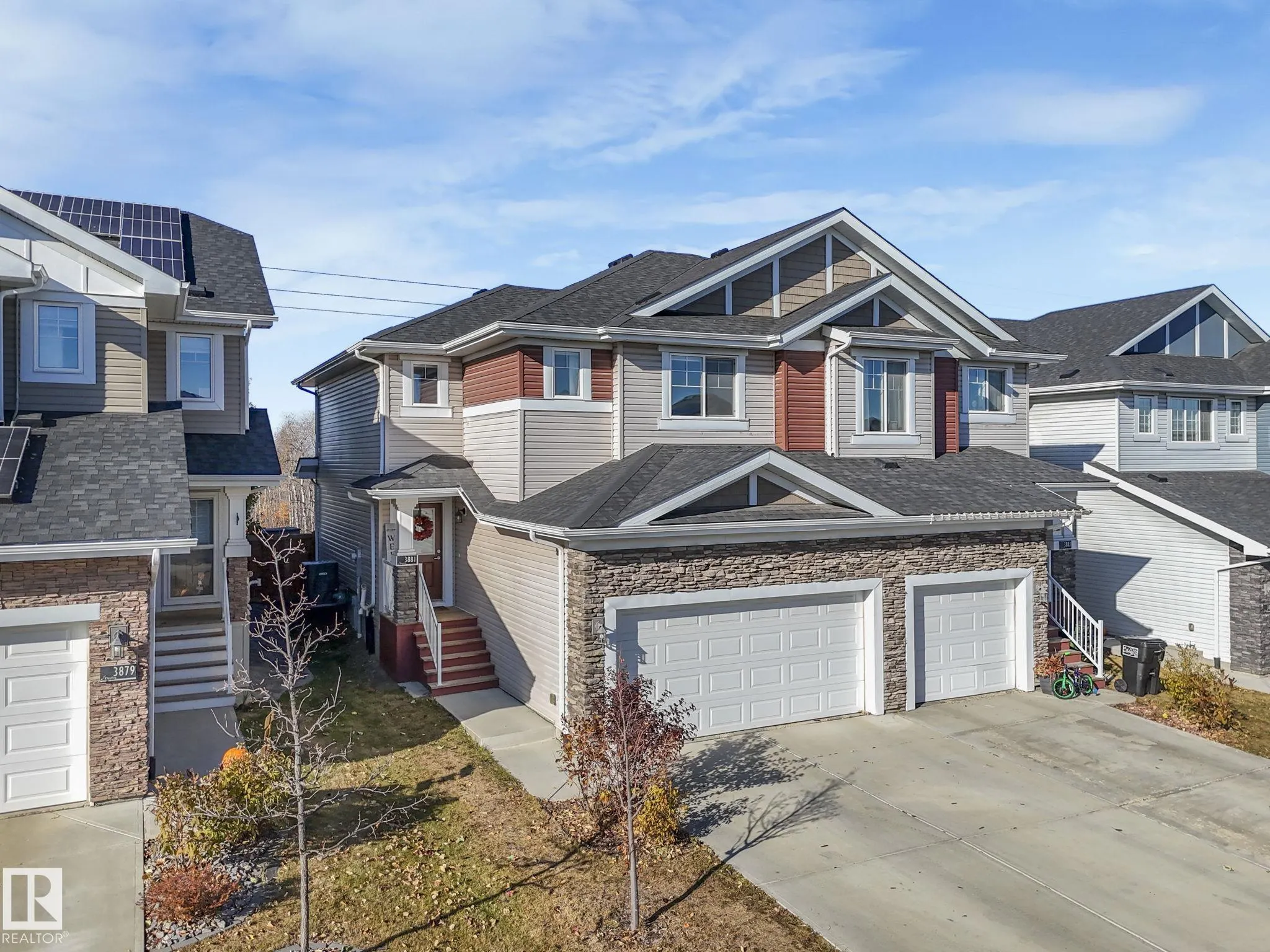 3881 ROBINS Crescent