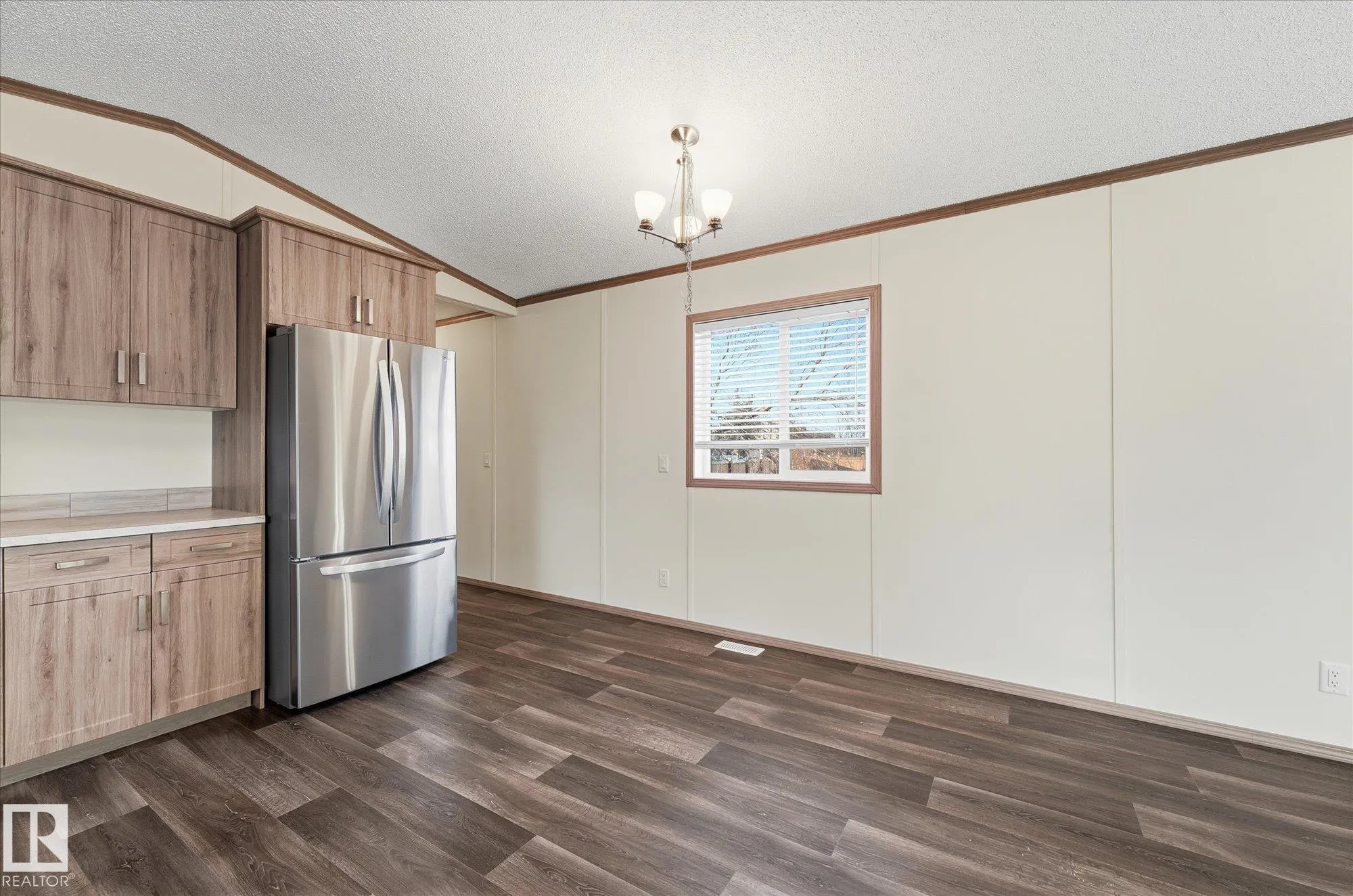 242 305 Calahoo Road