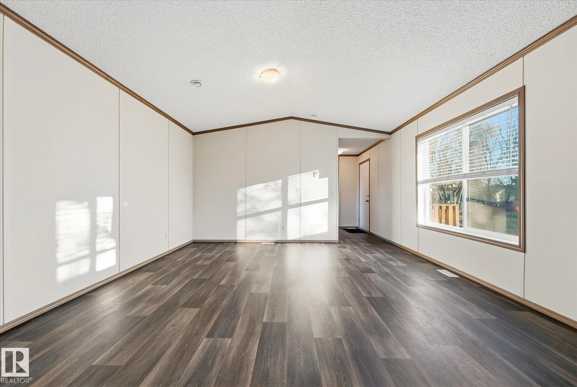 242 305 Calahoo Road