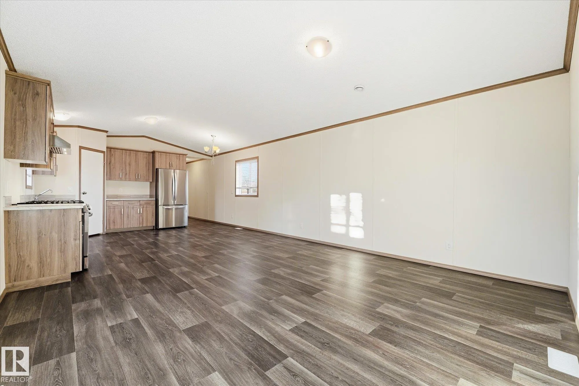 242 305 Calahoo Road