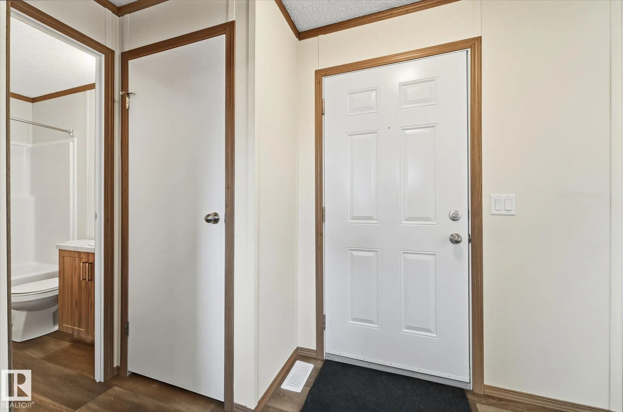 242 305 Calahoo Road