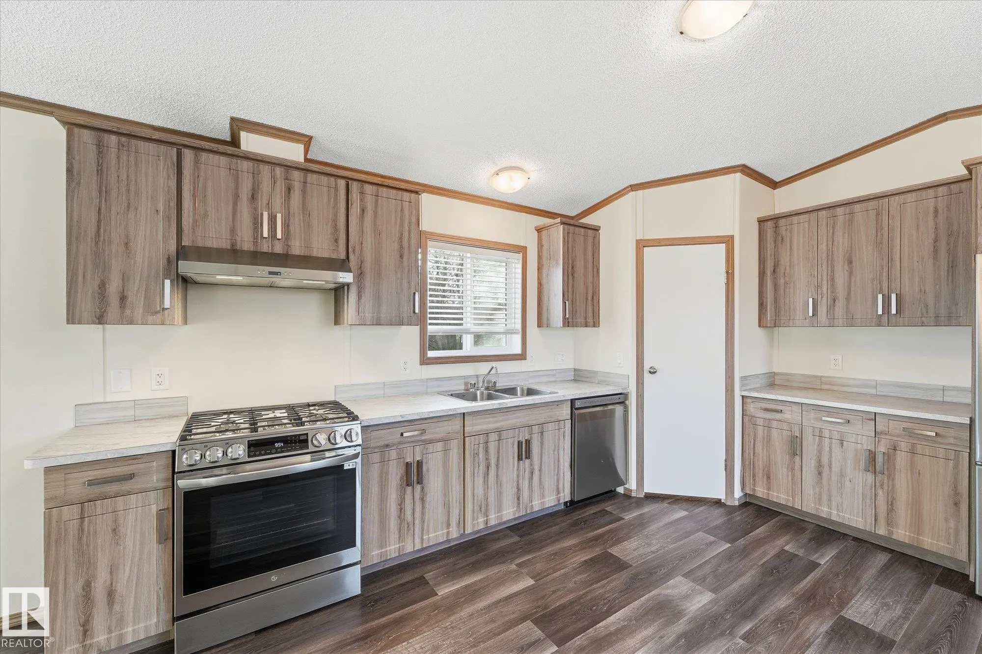 242 305 Calahoo Road