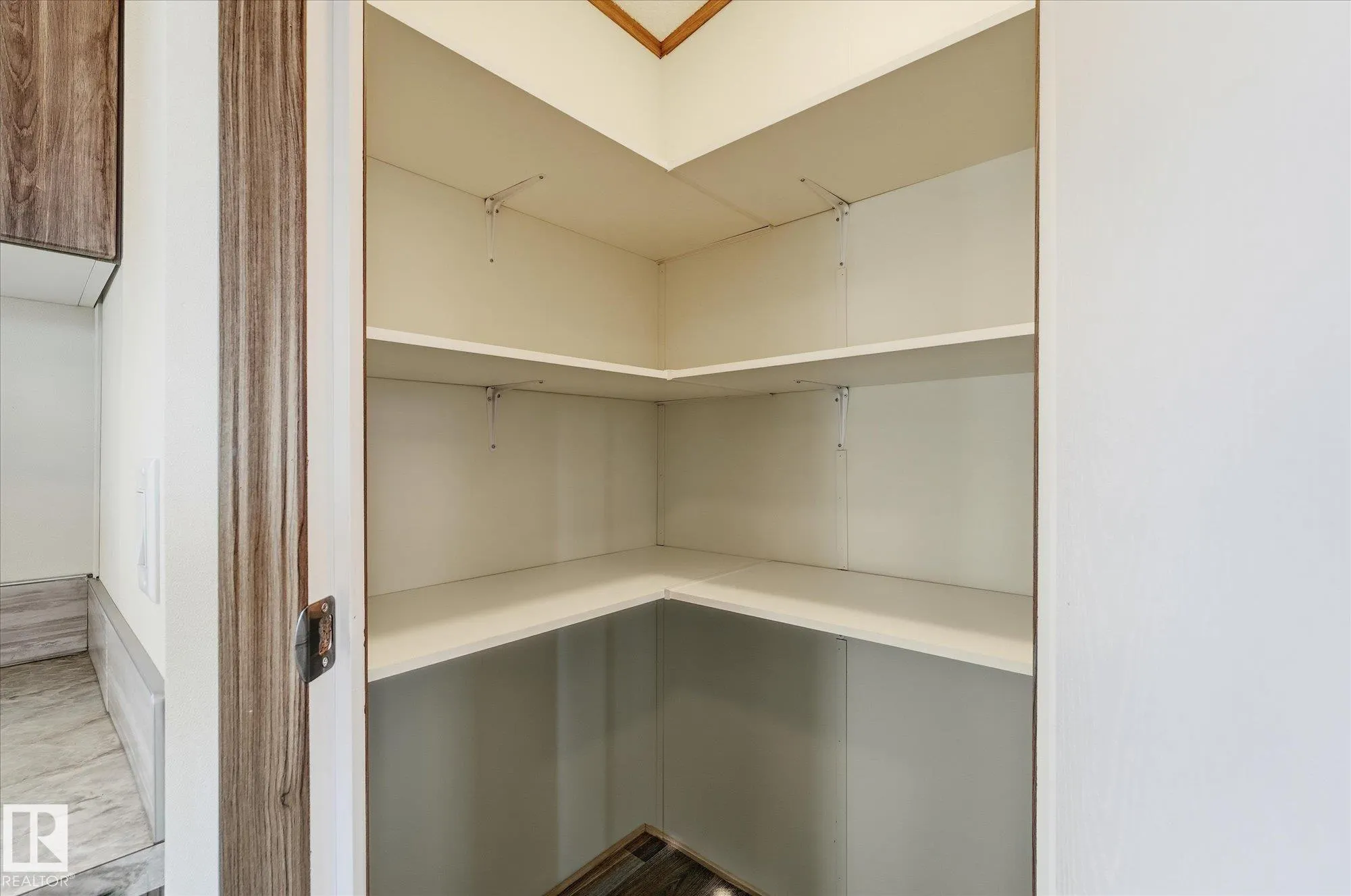 242 305 Calahoo Road