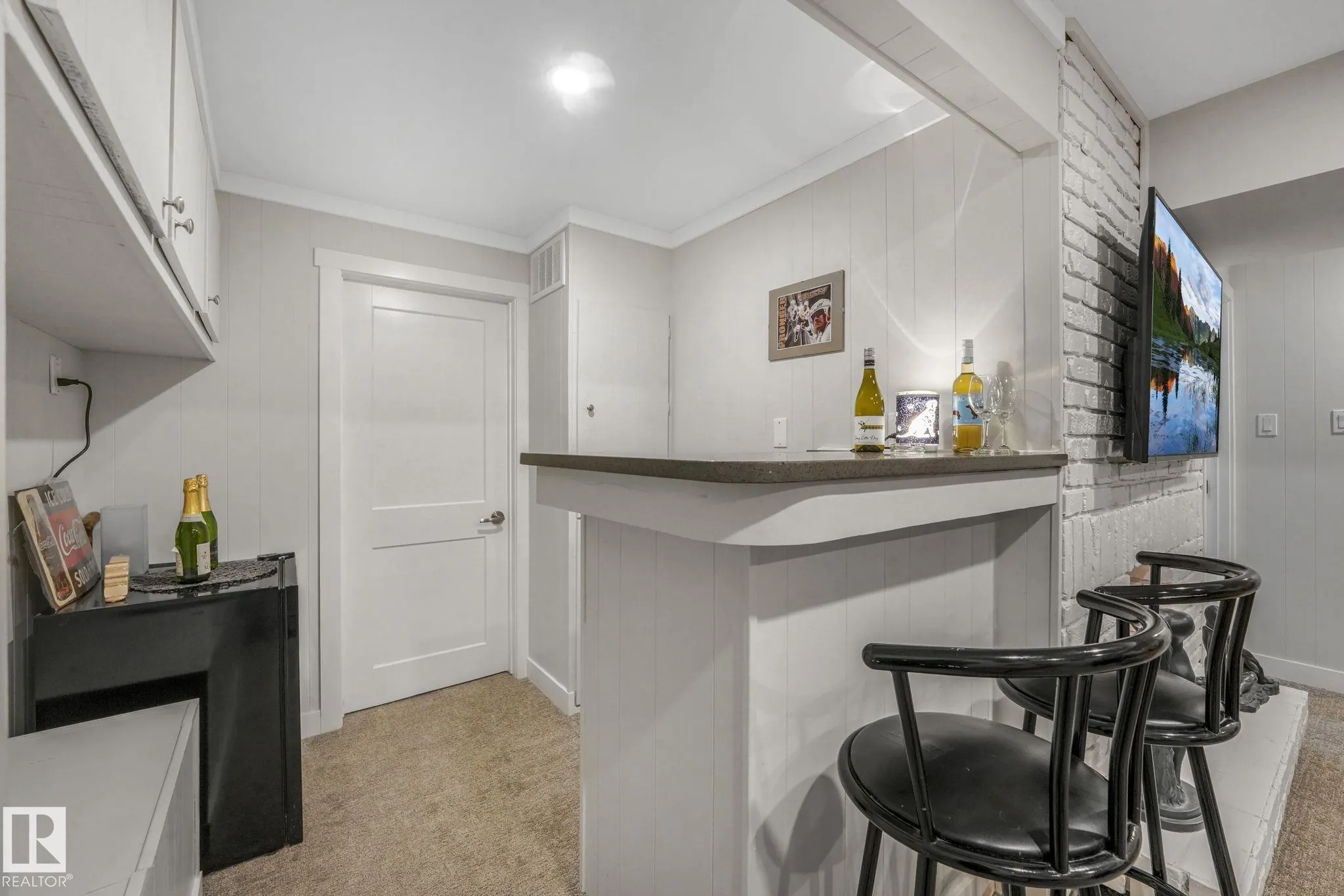 121 VILLAGE ON THE GREEN Green