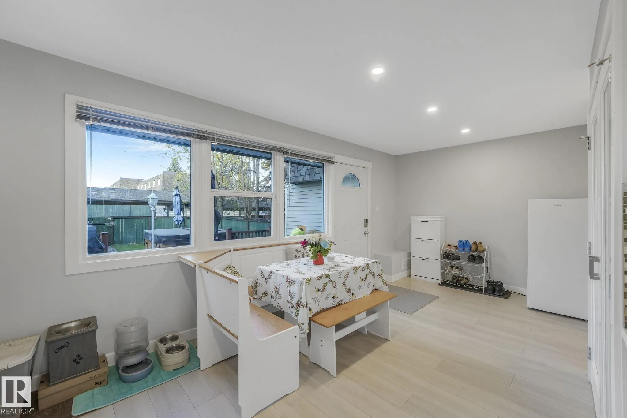 121 VILLAGE ON THE GREEN Green