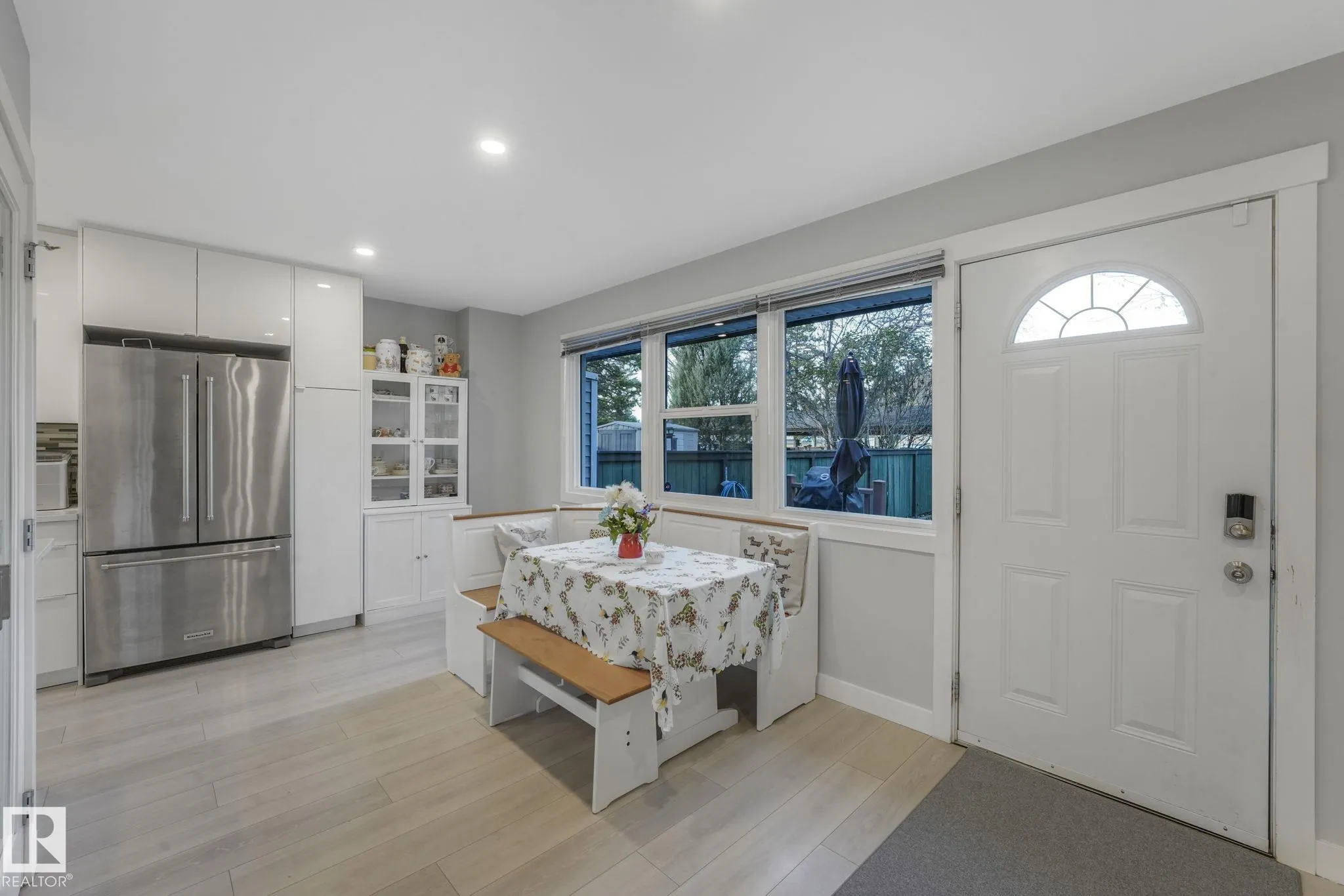 121 VILLAGE ON THE GREEN Green