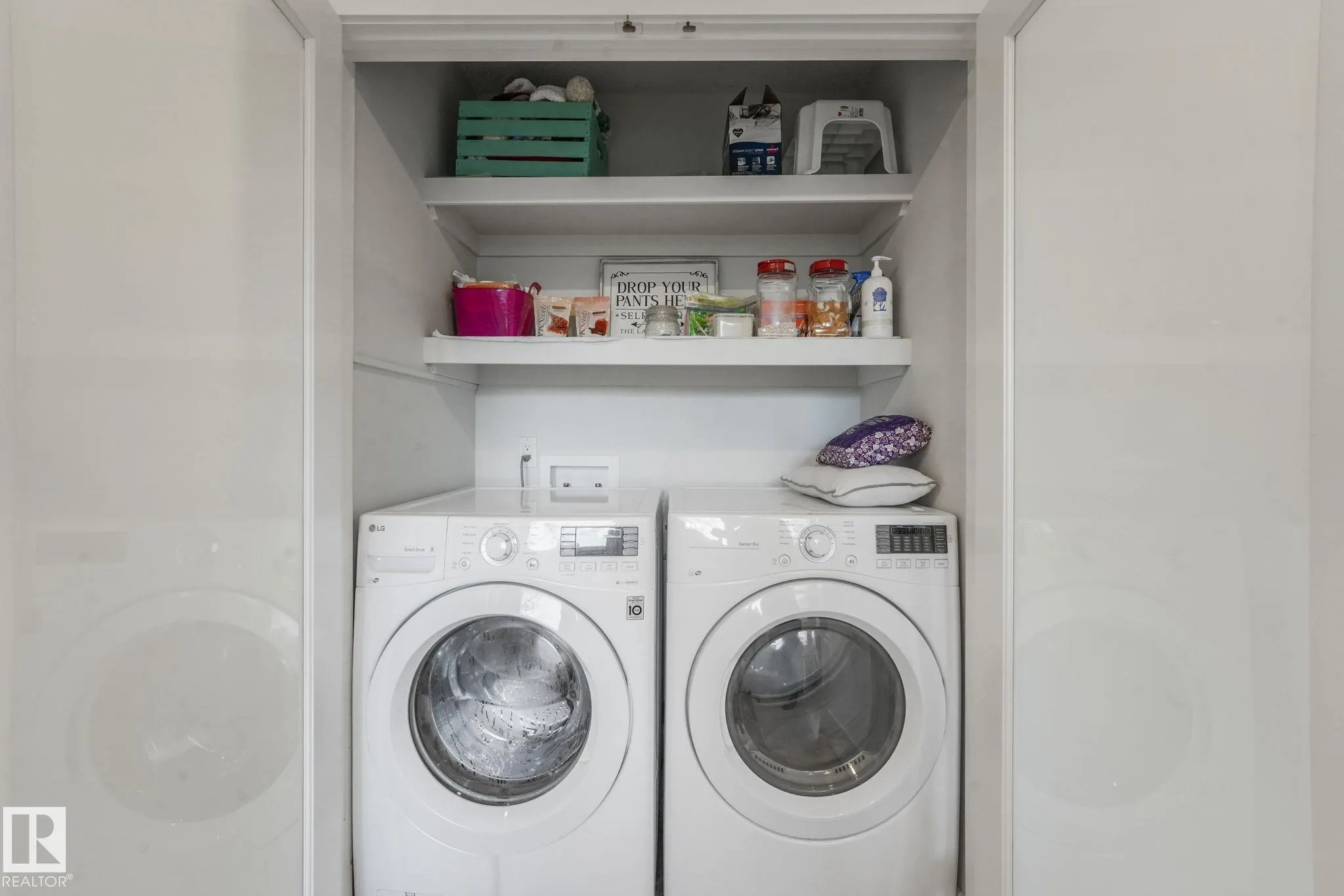 121 VILLAGE ON THE GREEN Green