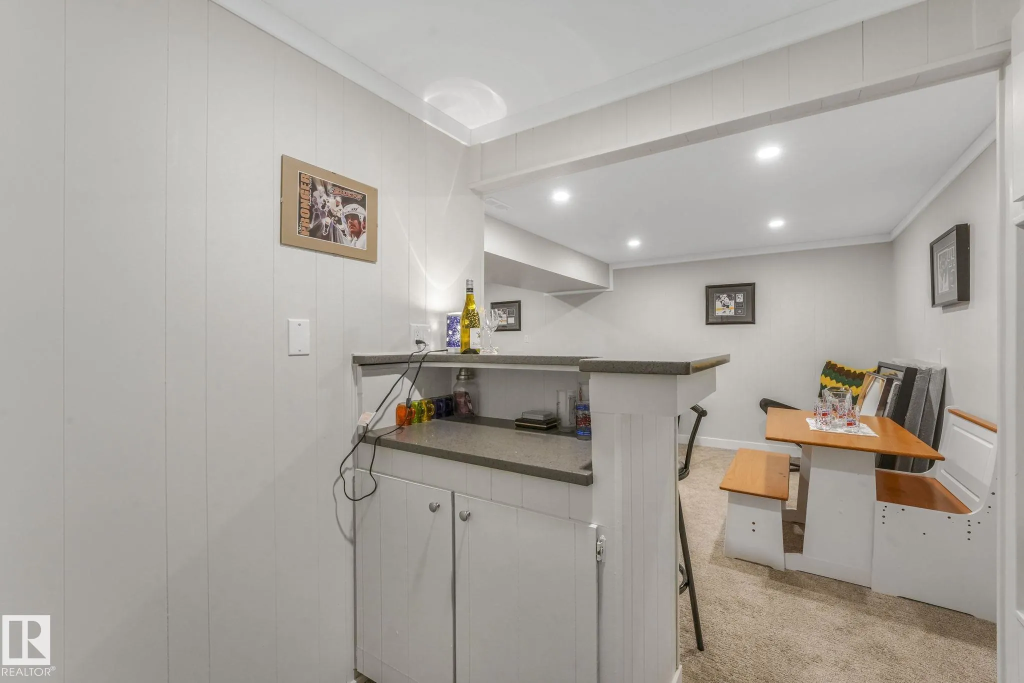 121 VILLAGE ON THE GREEN Green