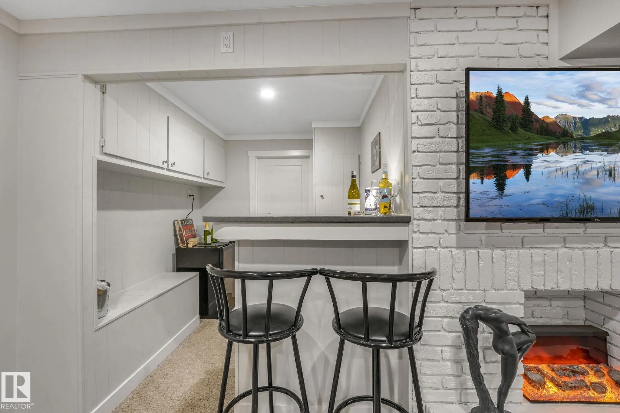 121 VILLAGE ON THE GREEN Green