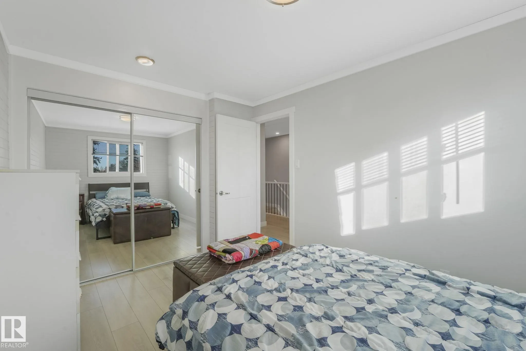 121 VILLAGE ON THE GREEN Green