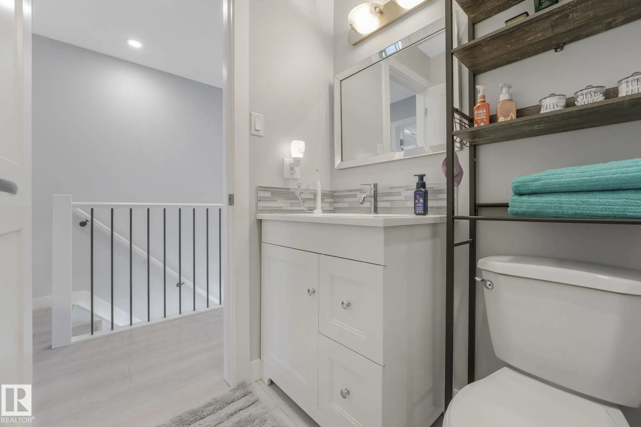 121 VILLAGE ON THE GREEN Green