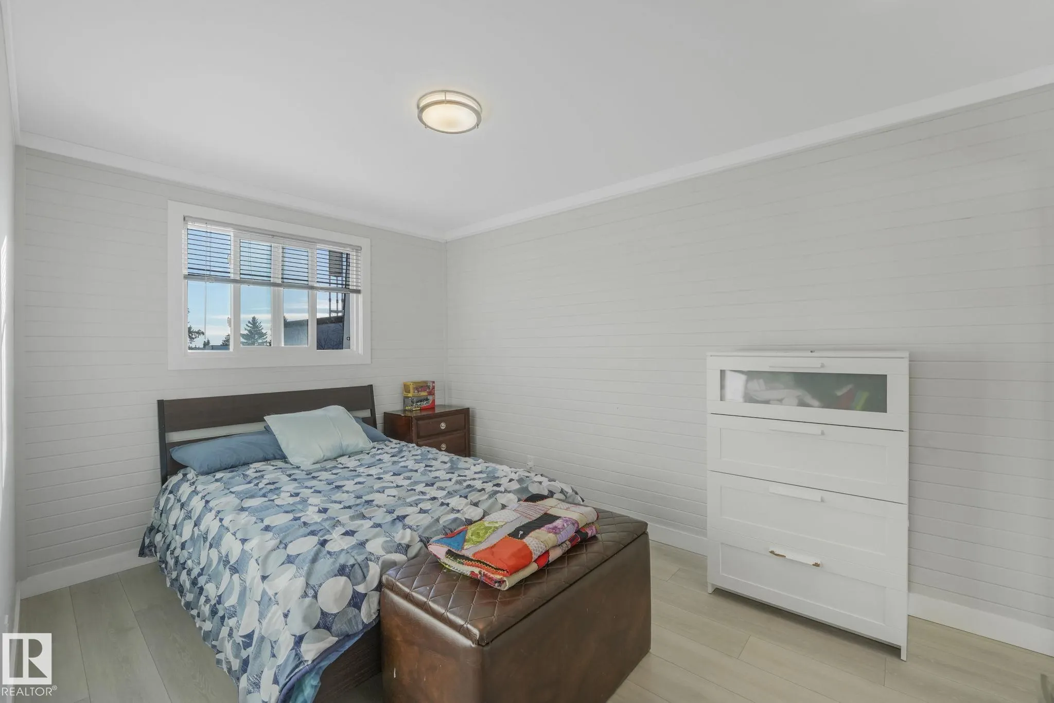 121 VILLAGE ON THE GREEN Green